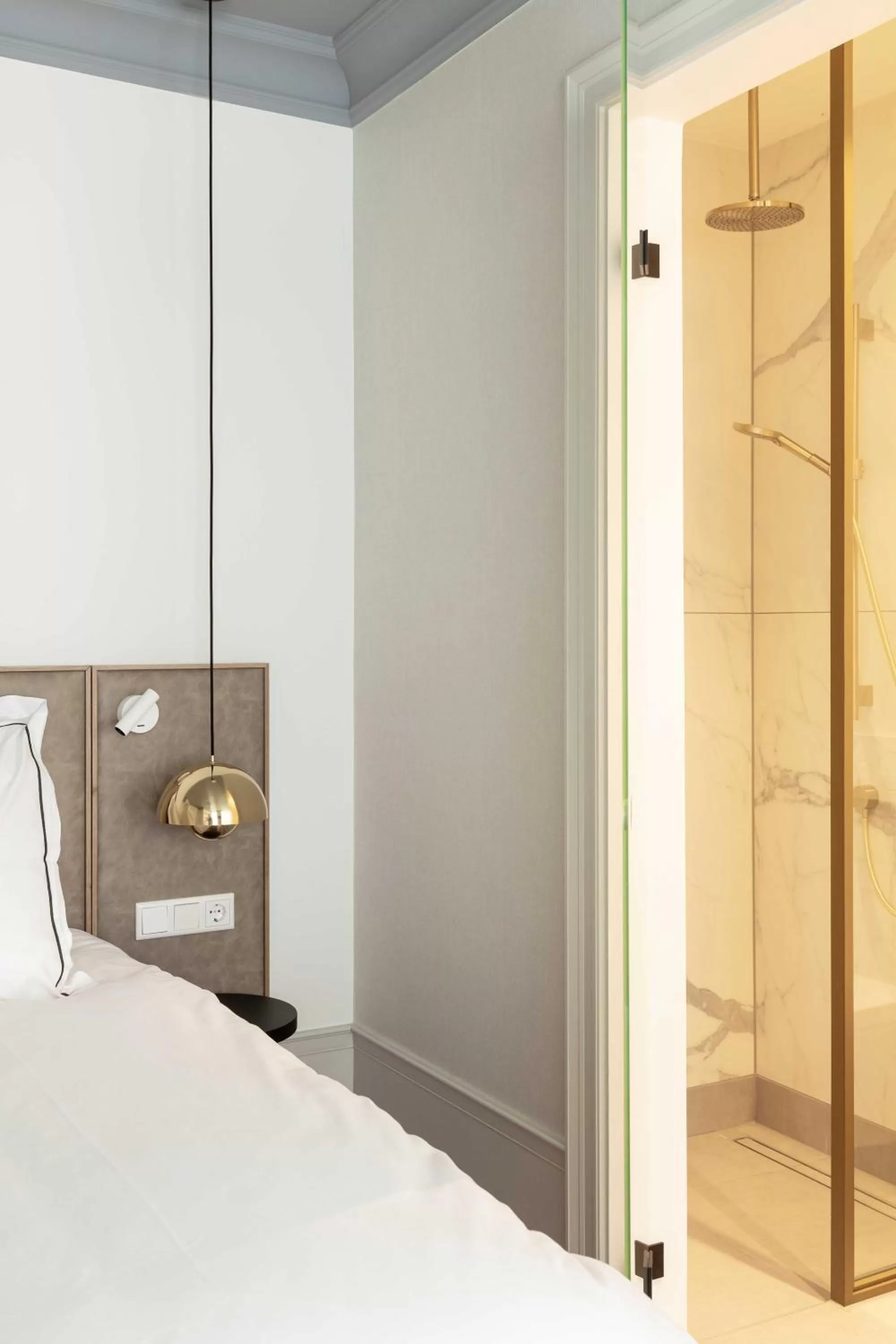 Bathroom, Bed in Aparthotel Hattem