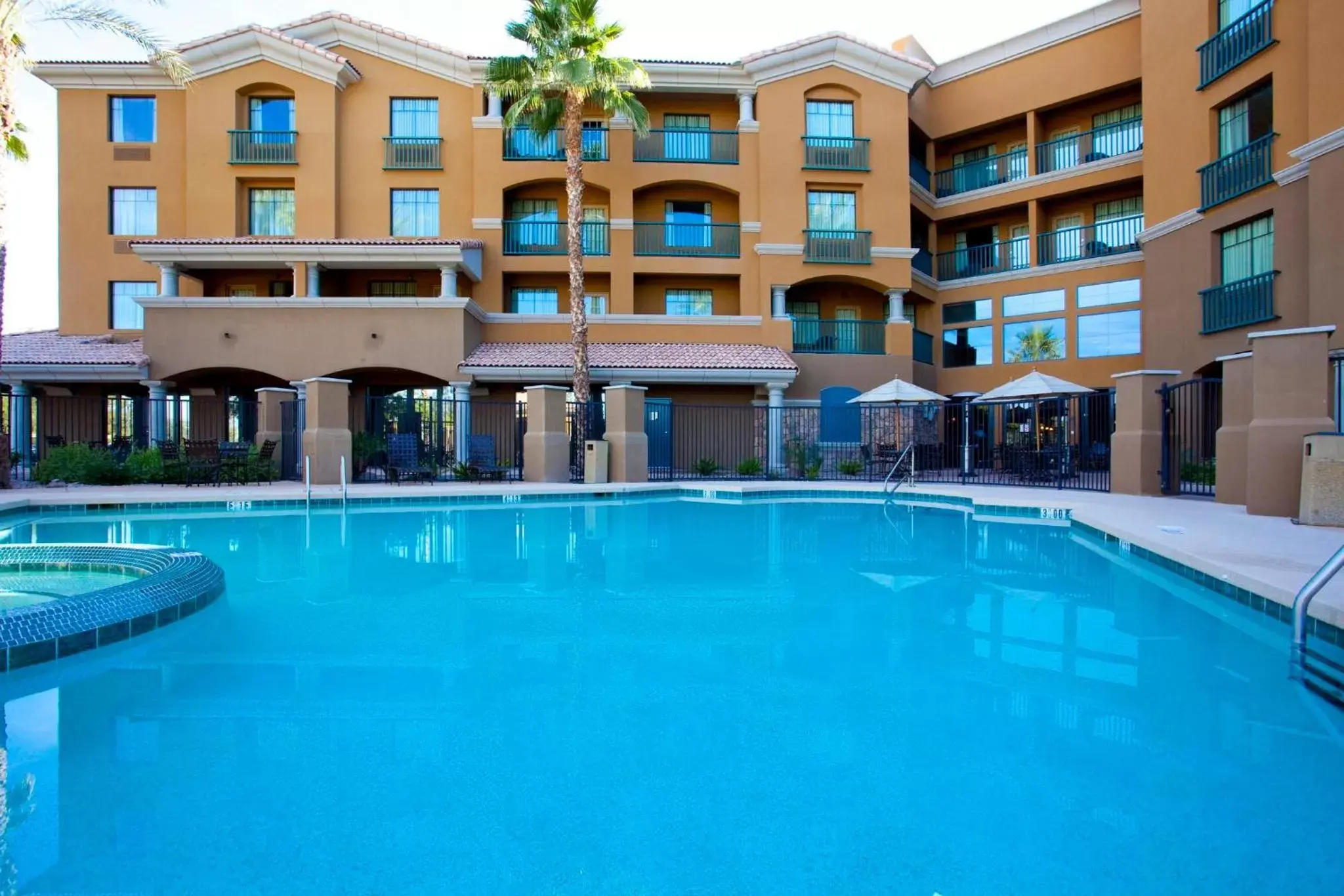 Swimming Pool in Holiday Inn Phoenix/Chandler, an IHG Hotel