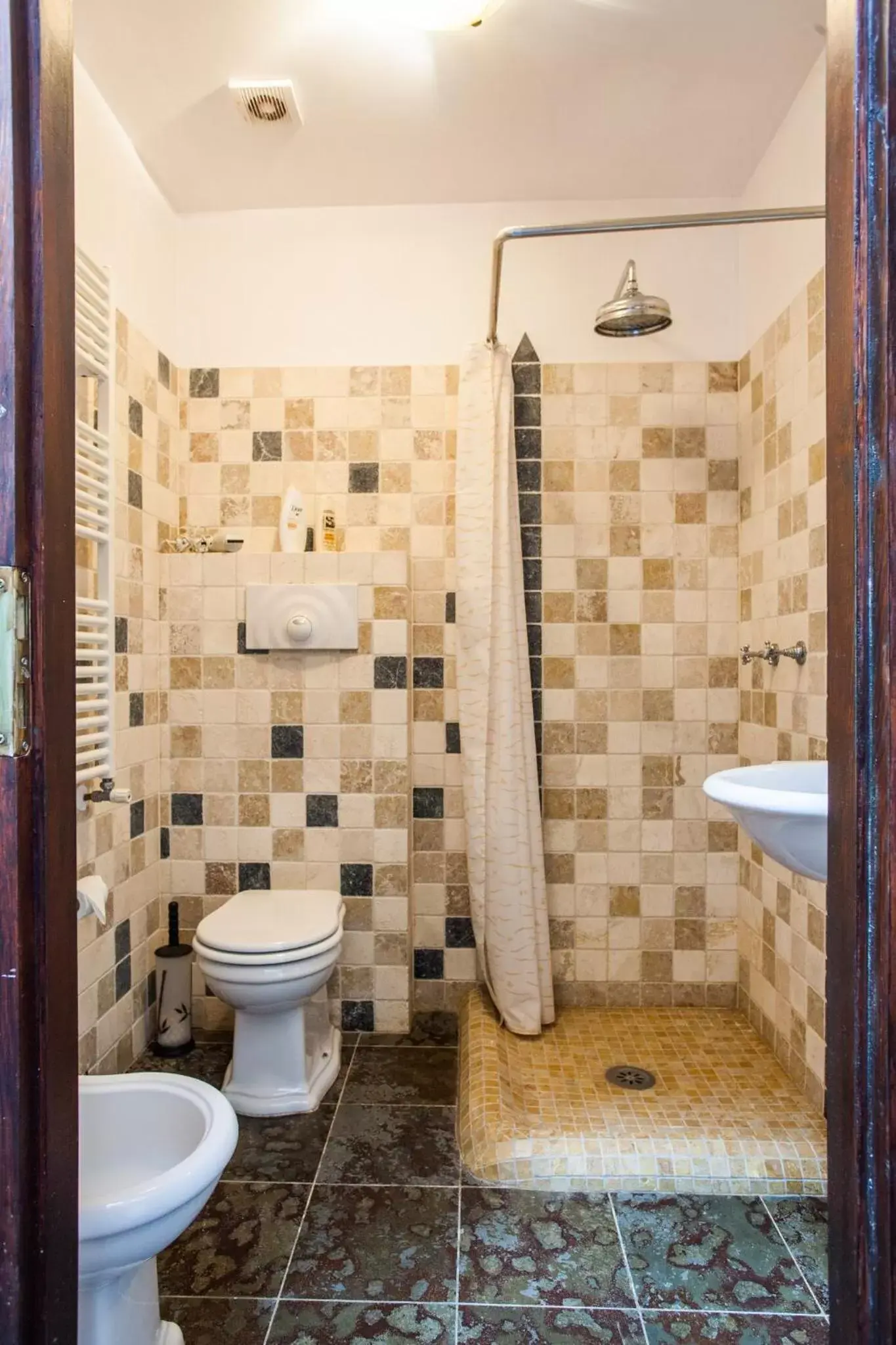 Bathroom in Vinto House Civita