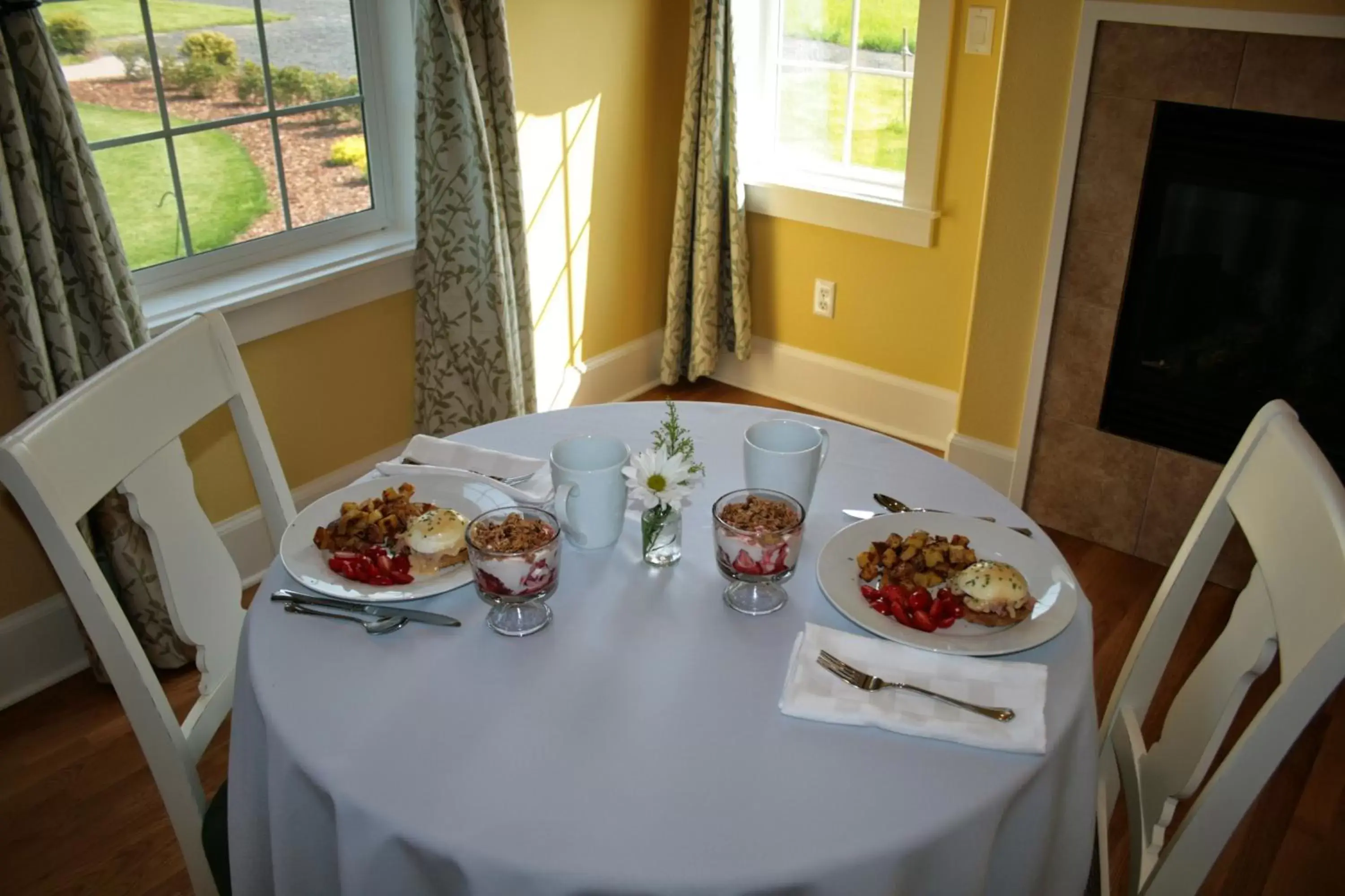 Dining area in La Bastide Bed and Breakfast Dining area in La Bastide Bed and Breakfast