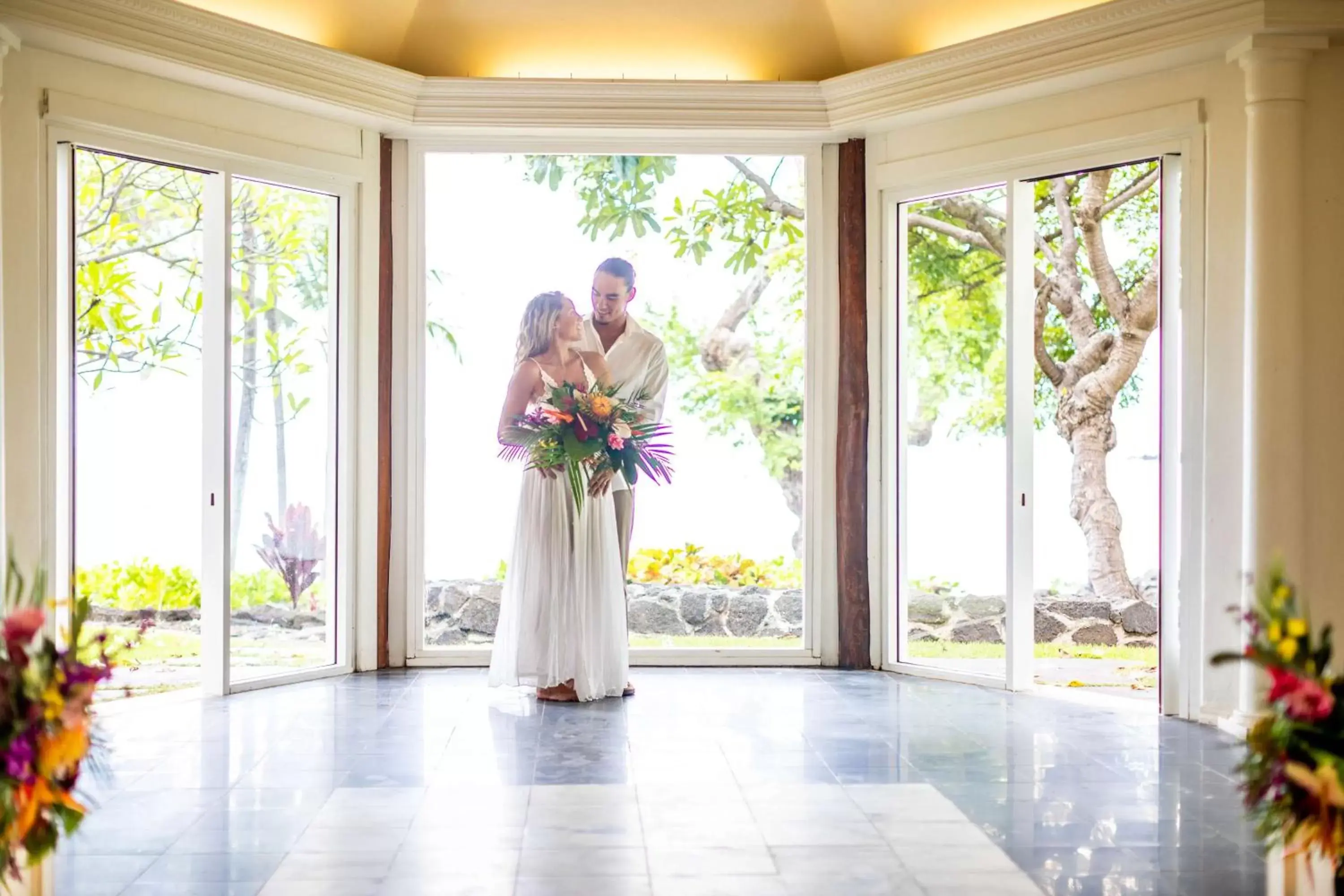 wedding in Outrigger Kona Resort and Spa