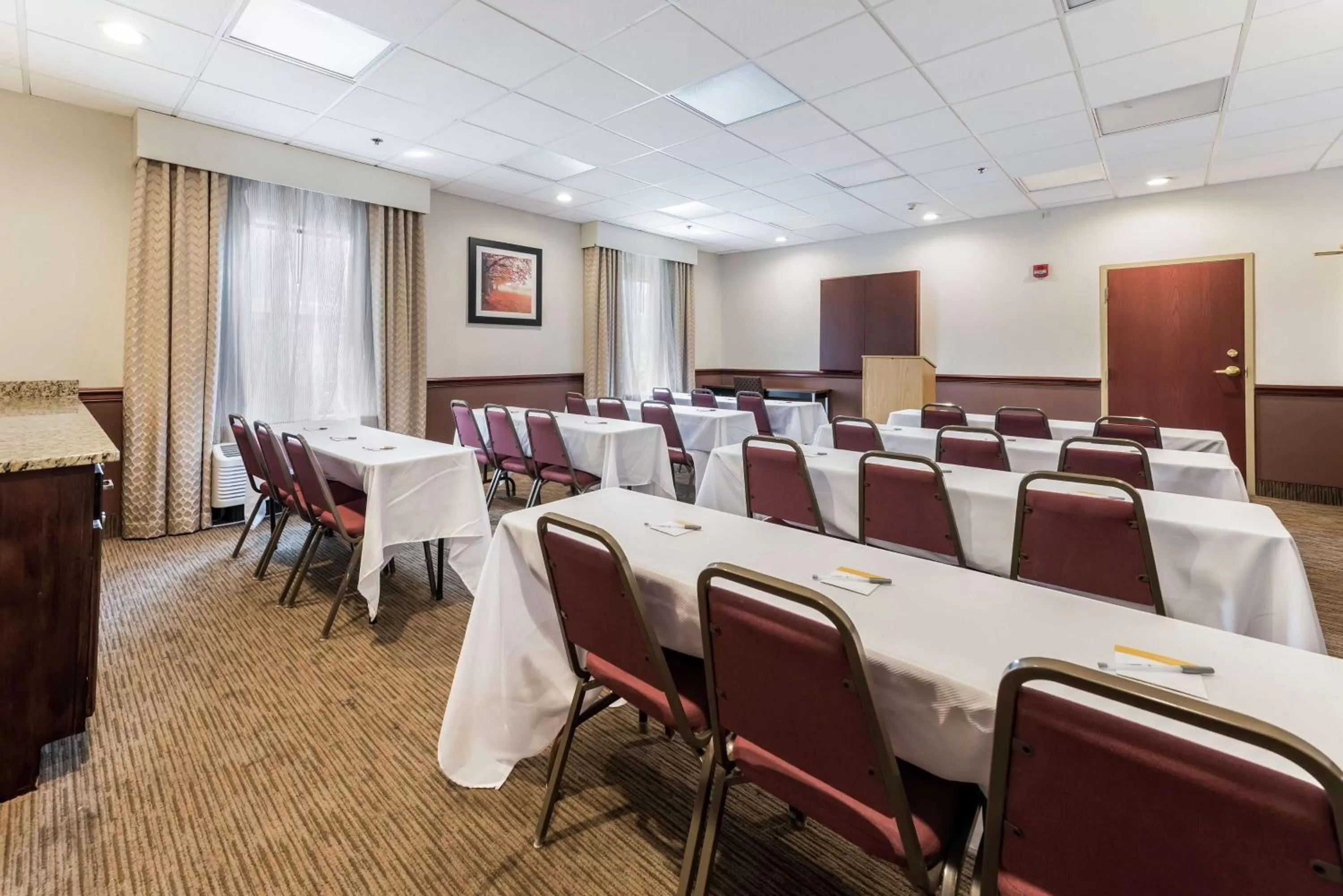 Meeting/conference room in Hampton Inn Columbus I-70E/Hamilton Road
