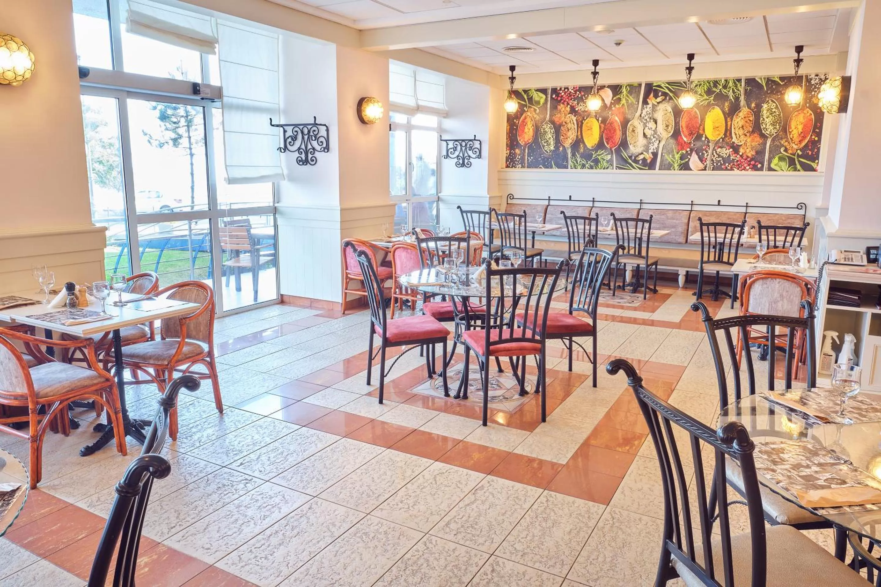 Restaurant/places to eat in Continental Forum Constanta