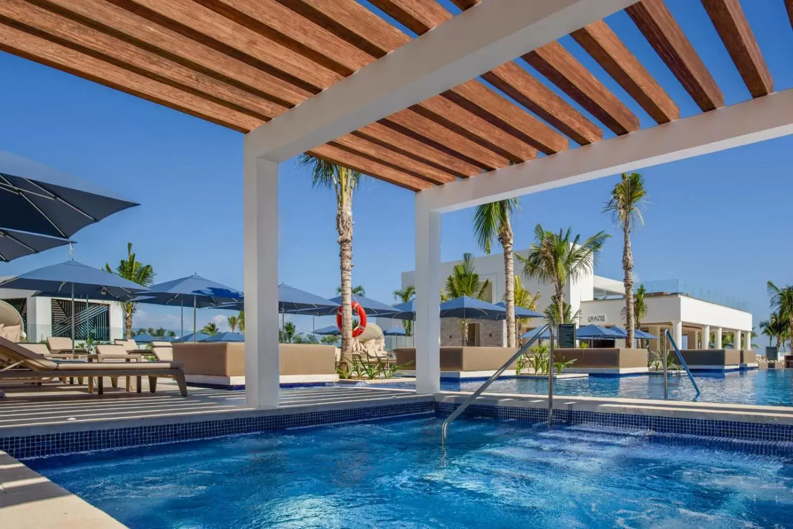 Swimming Pool in Royalton Splash Riviera Cancun, An Autograph Collection All-Inclusive Resort