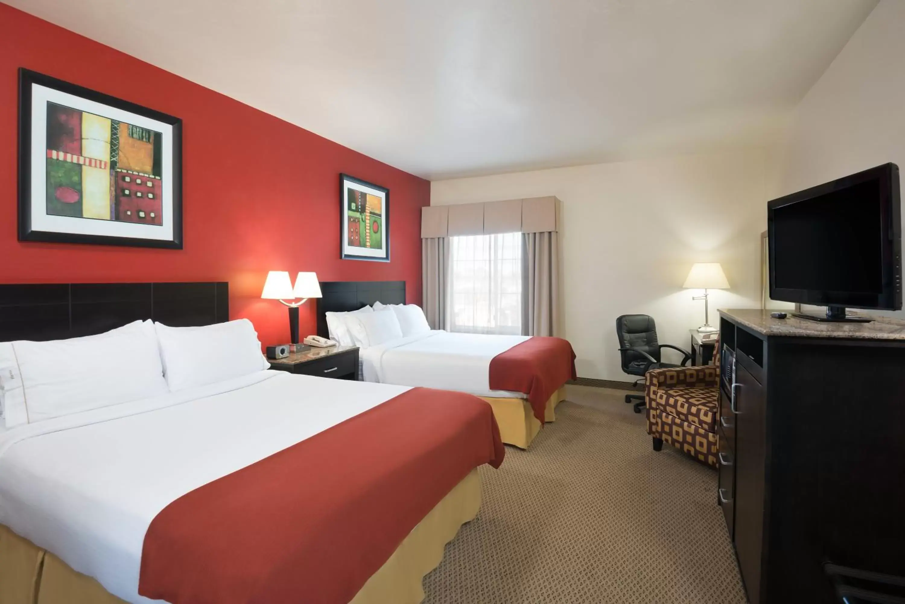 Photo of the whole room, Bed in Holiday Inn Express Hotel & Suites Casa Grande, an IHG Hotel