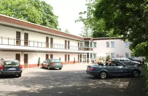 Facade/entrance, Property Building in Motel Frankfurt