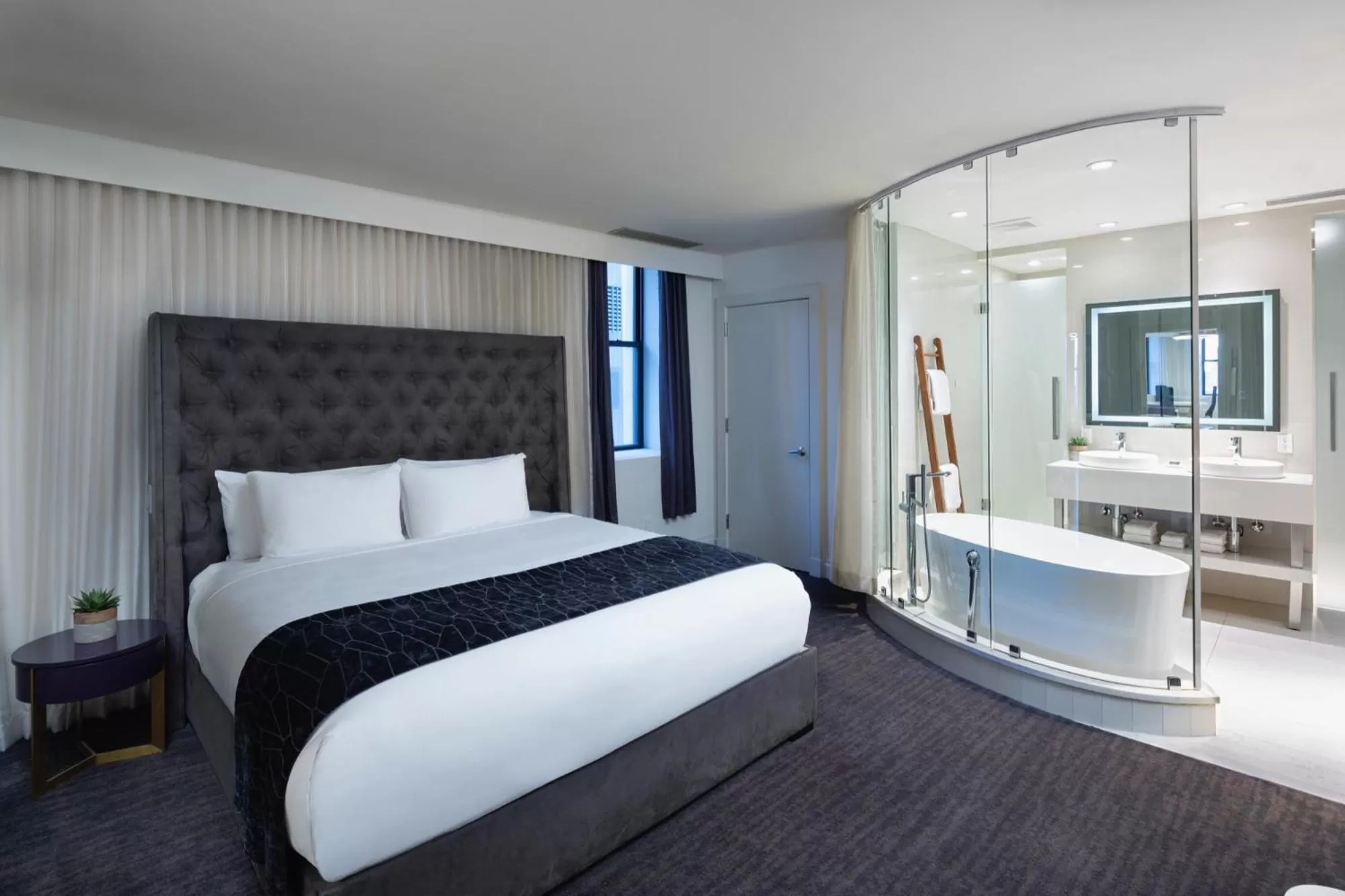 Photo of the whole room, Bed in Dream Midtown, by Hyatt