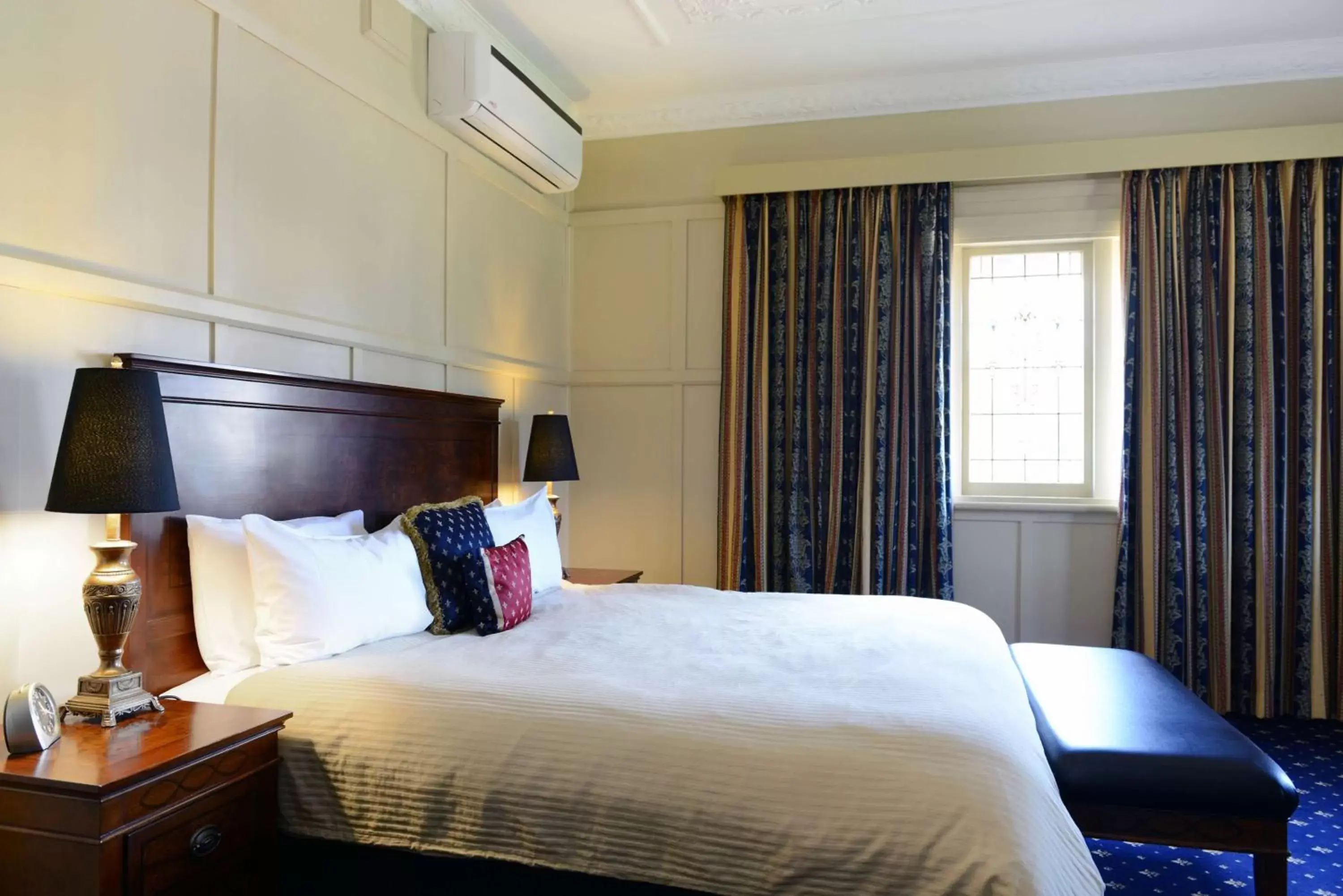 Photo of the whole room, Bed in Rydges Armidale