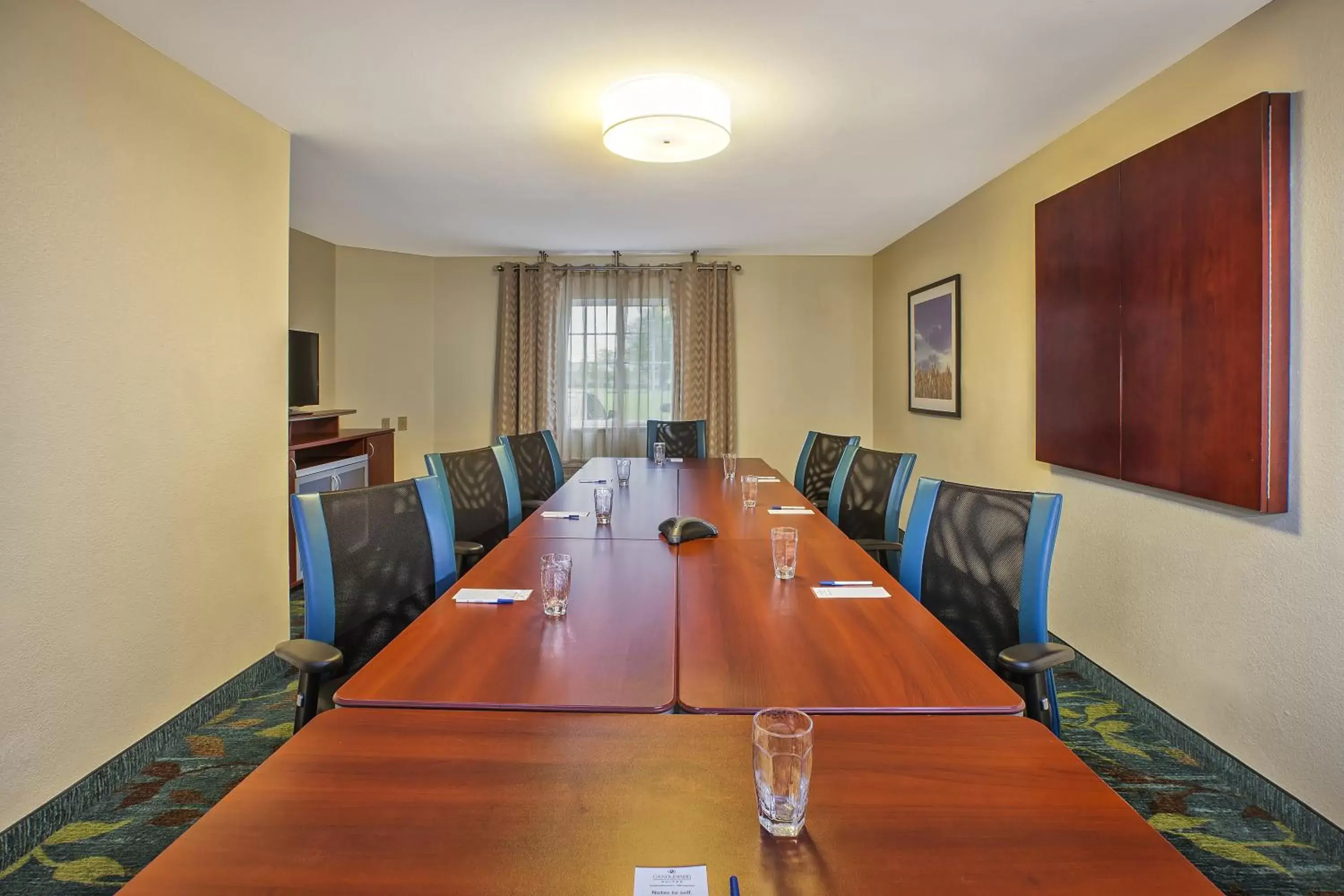 Meeting/conference room in Candlewood Suites Indianapolis Northeast, an IHG Hotel