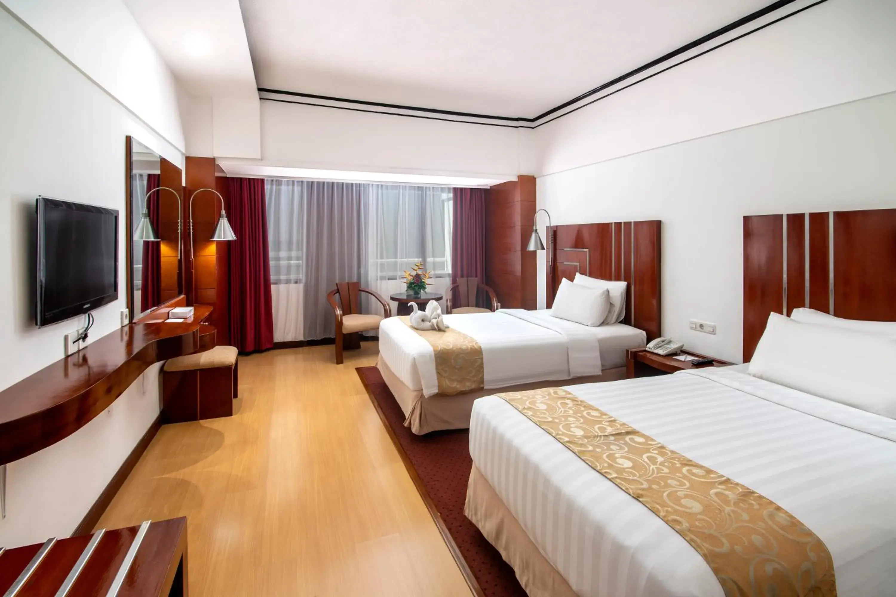 Bed in Hotel Bidakara Grand Savoy Homann Bandung