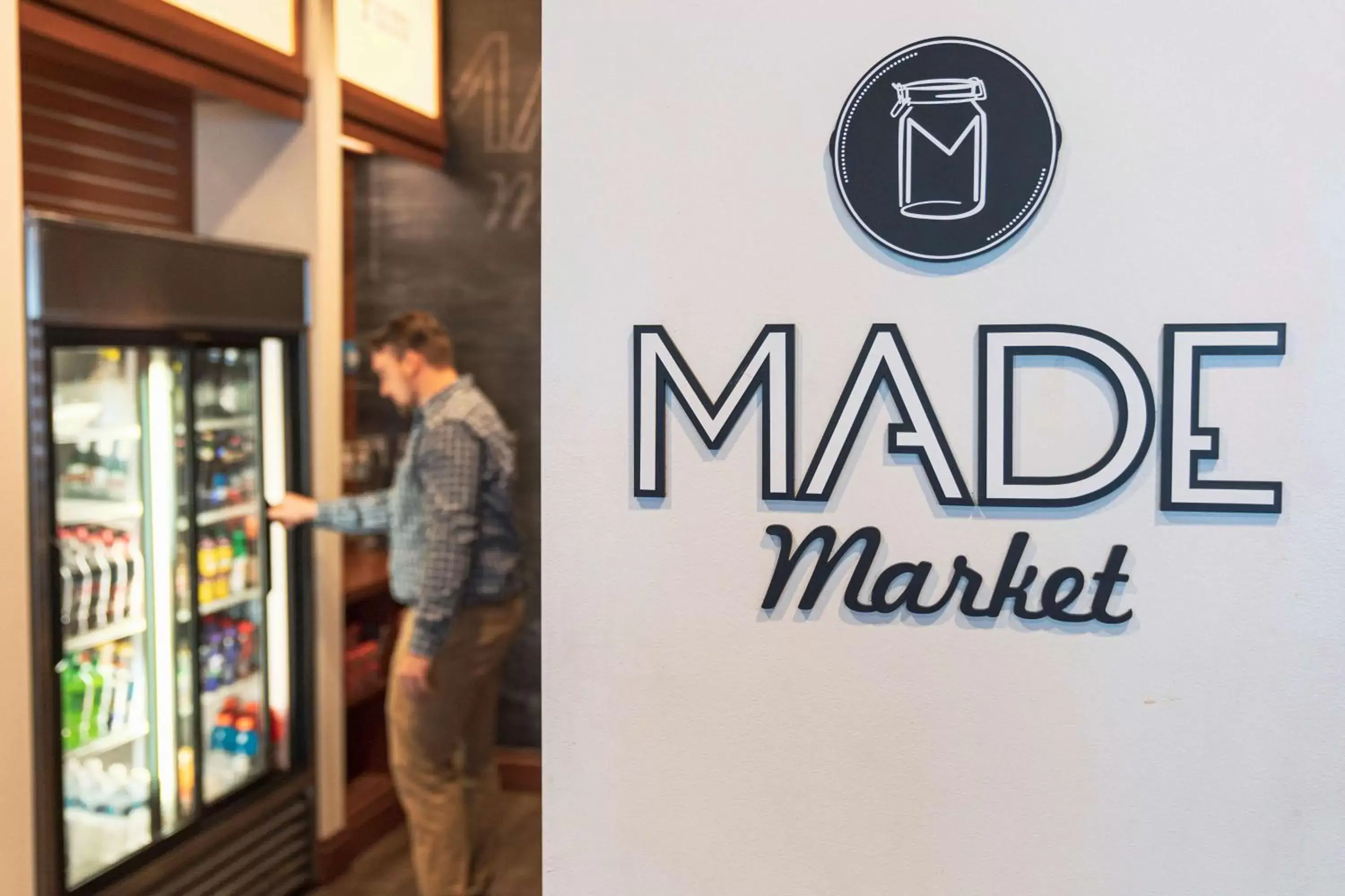 Restaurant/places to eat in DoubleTree by Hilton Raleigh-Cary Restaurant/places to eat in DoubleTree by Hilton Raleigh-Cary