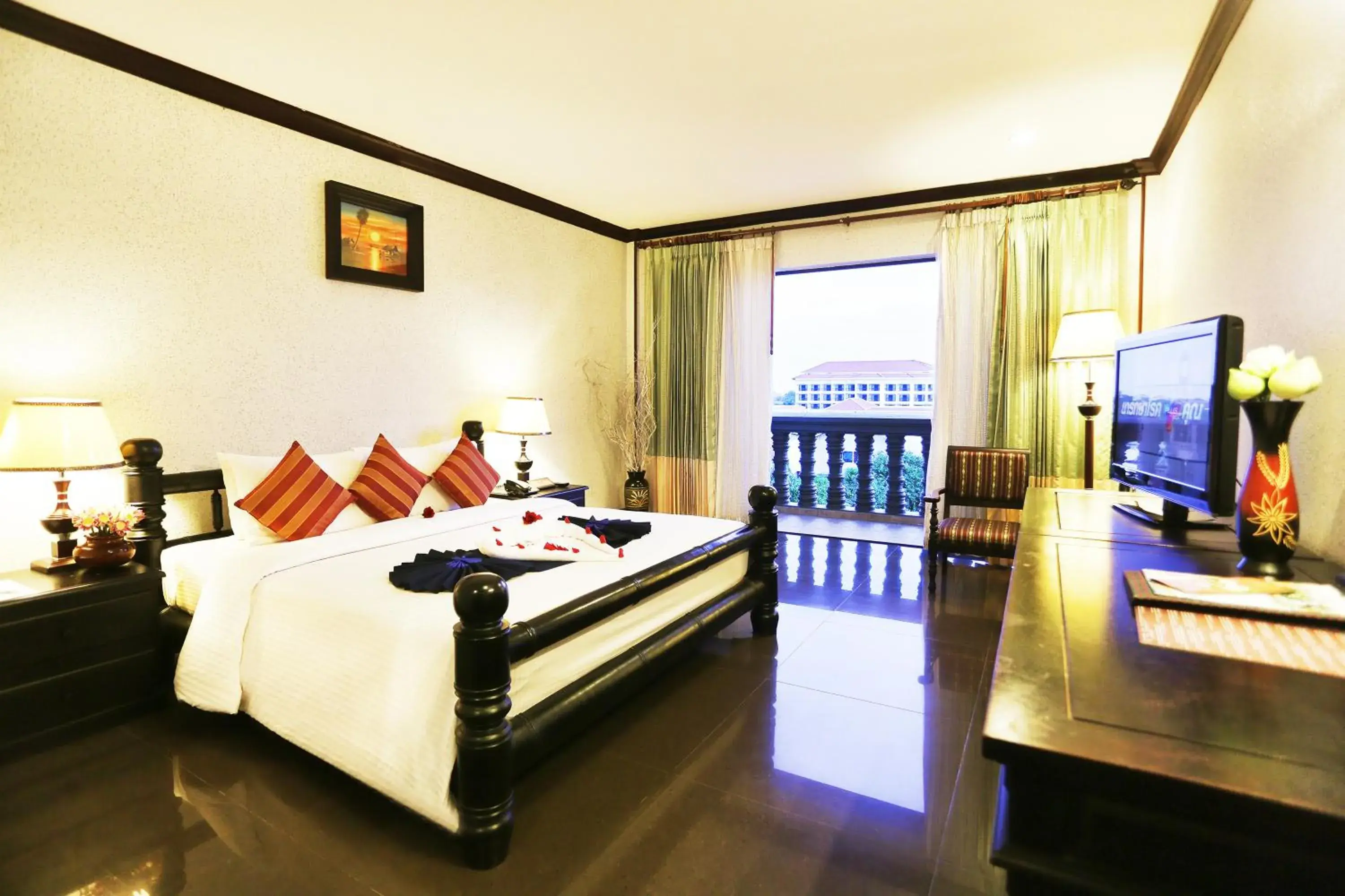 Bed in Lucky Angkor Hotel & Spa