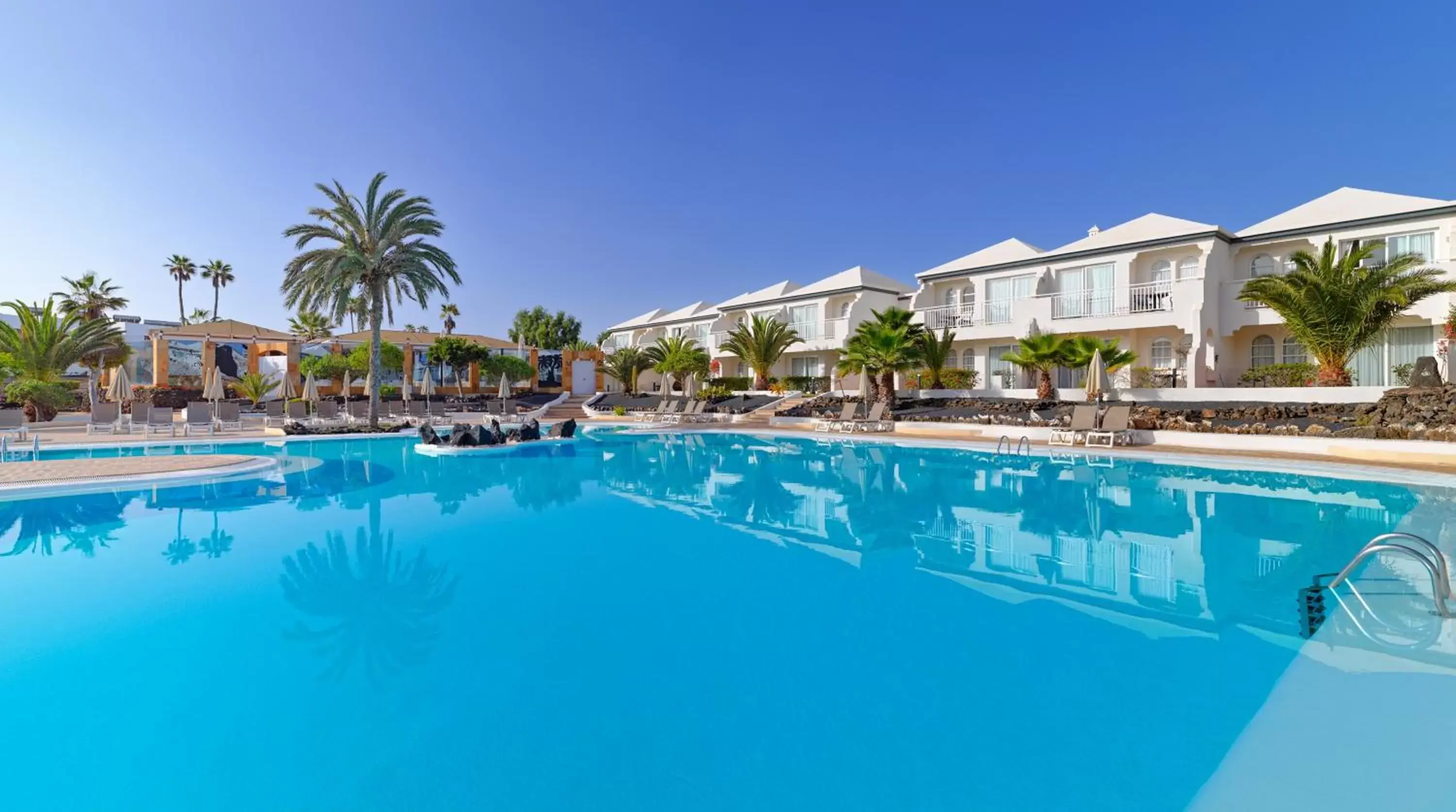 Swimming Pool in H10 Ocean Suites