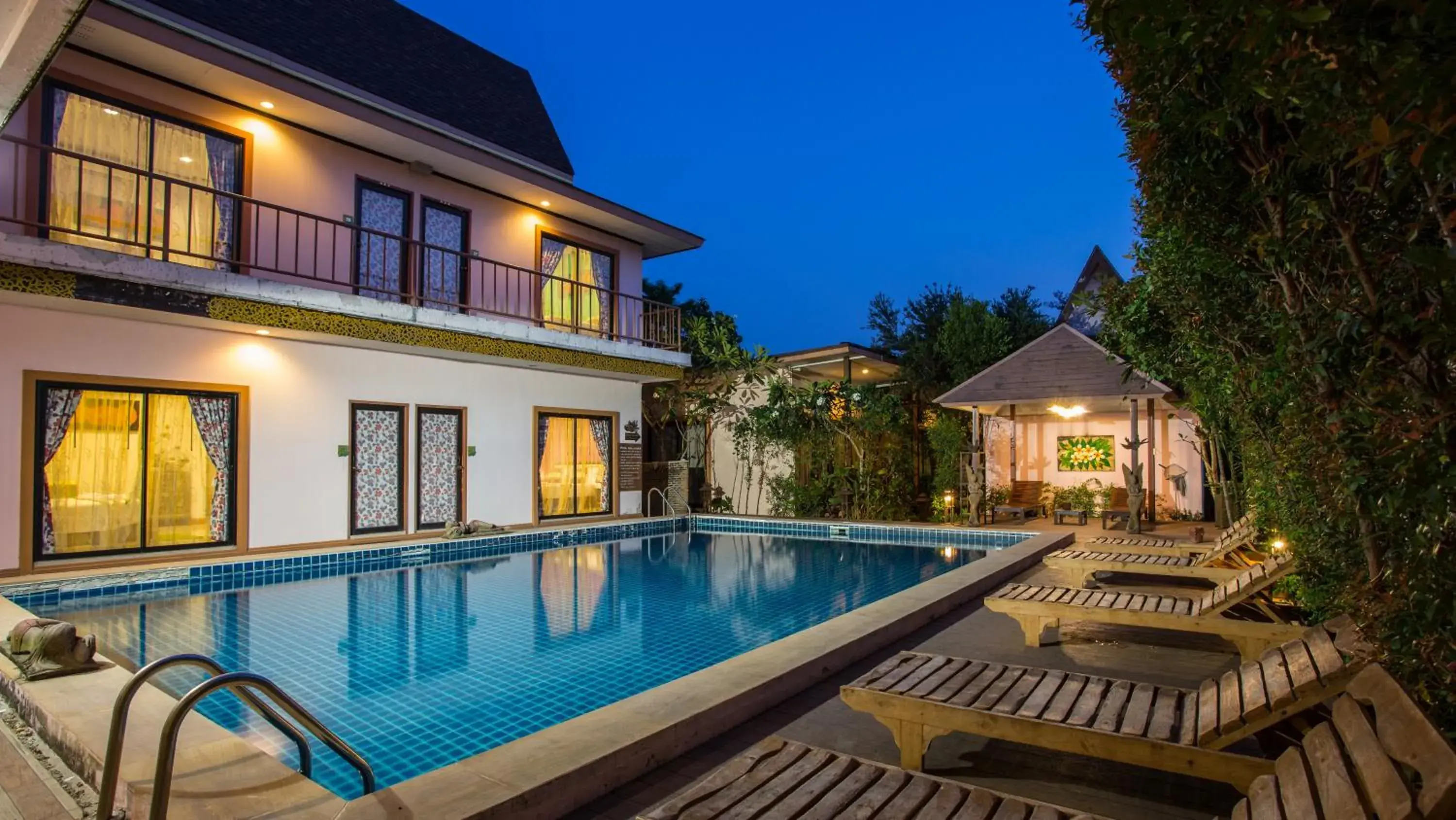 Pool view in PloyKhumThong Boutique Resort Pool view in PloyKhumThong Boutique Resort