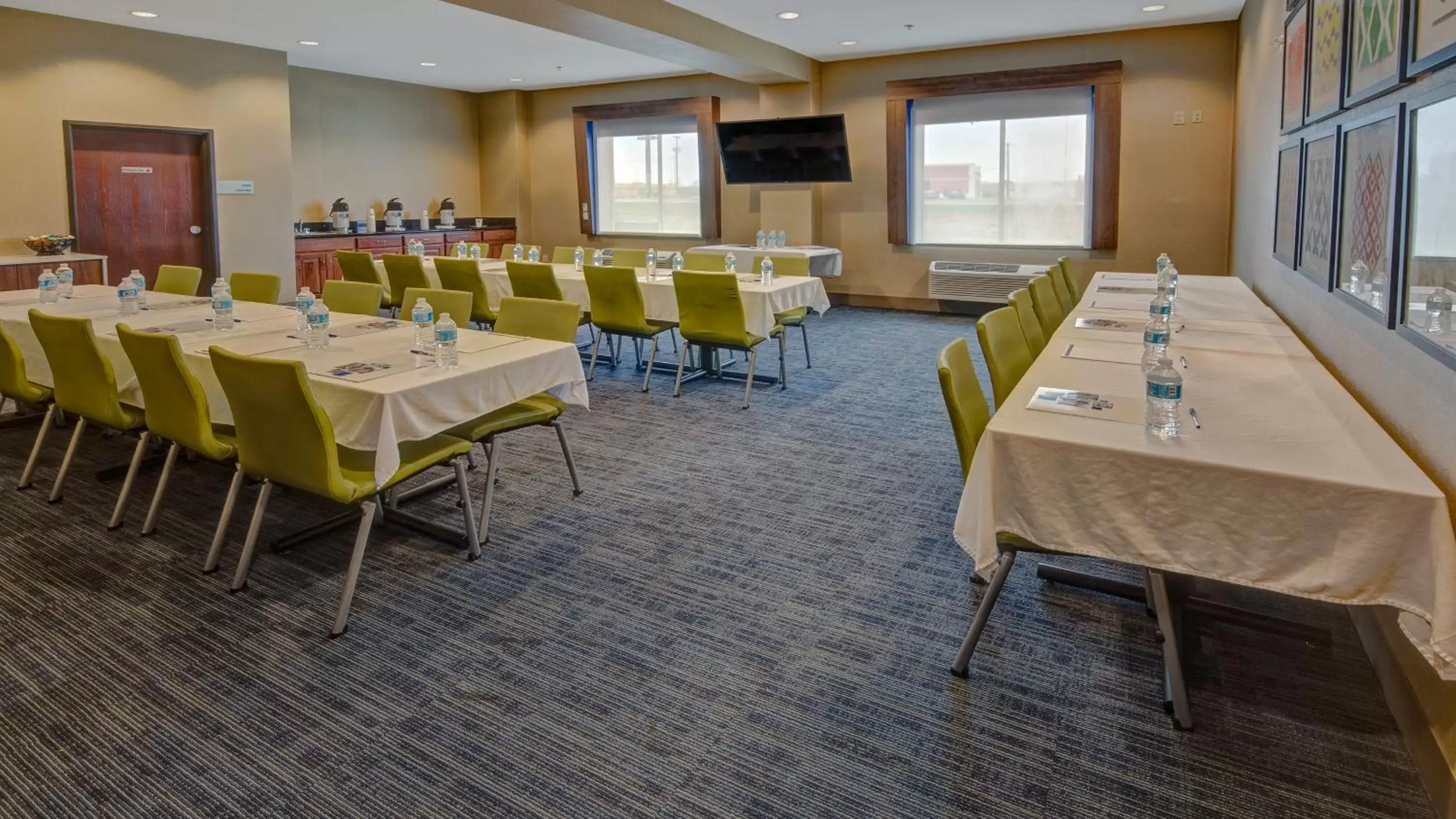 Meeting/conference room in Holiday Inn Express Hotel and Suites Corsicana I-45, an IHG Hotel