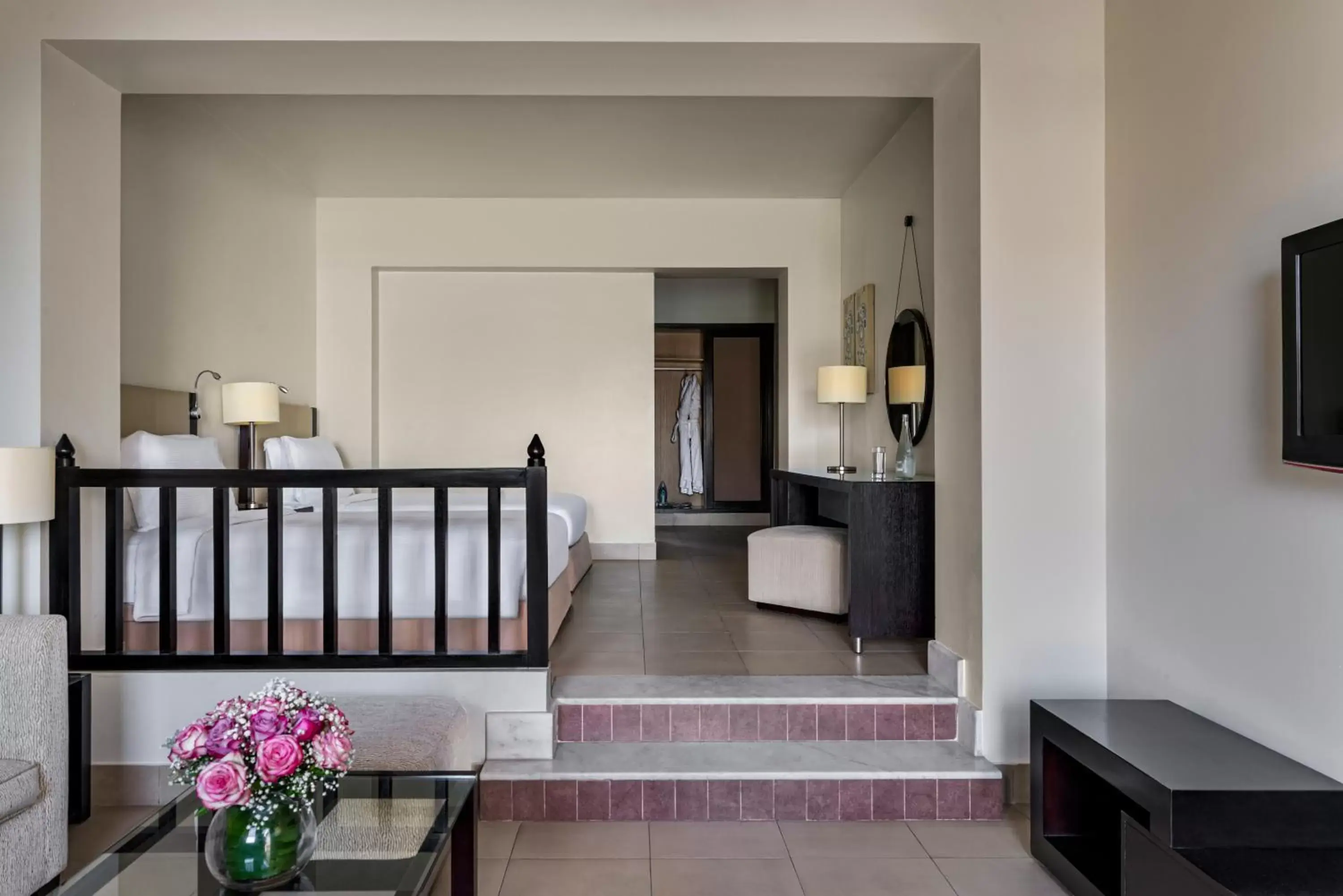 Bedroom, Lobby/Reception in The Cove Rotana Resort - Ras Al Khaimah