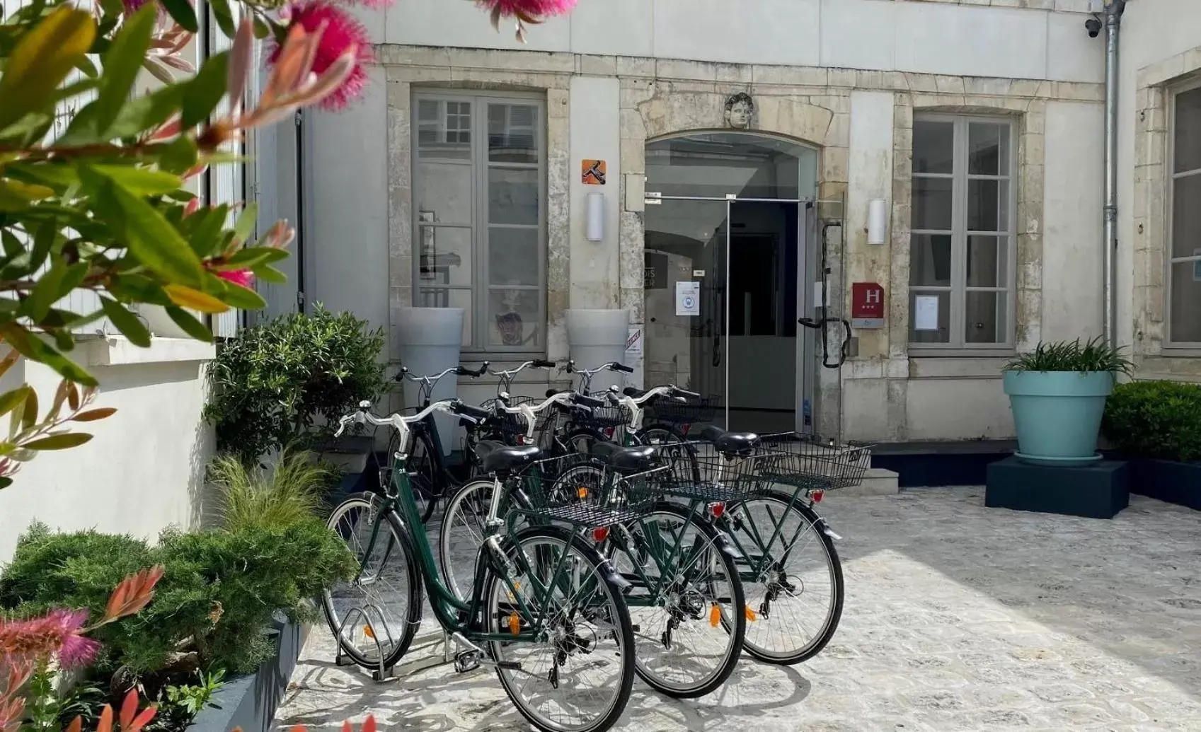 Facade/entrance in Hôtel François 1er