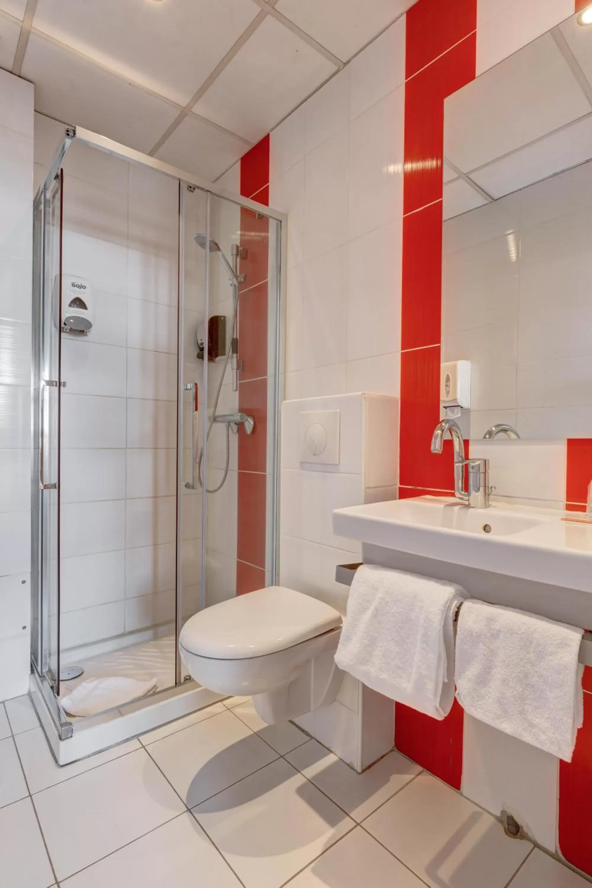 Shower, Bathroom in le paris brest hotel