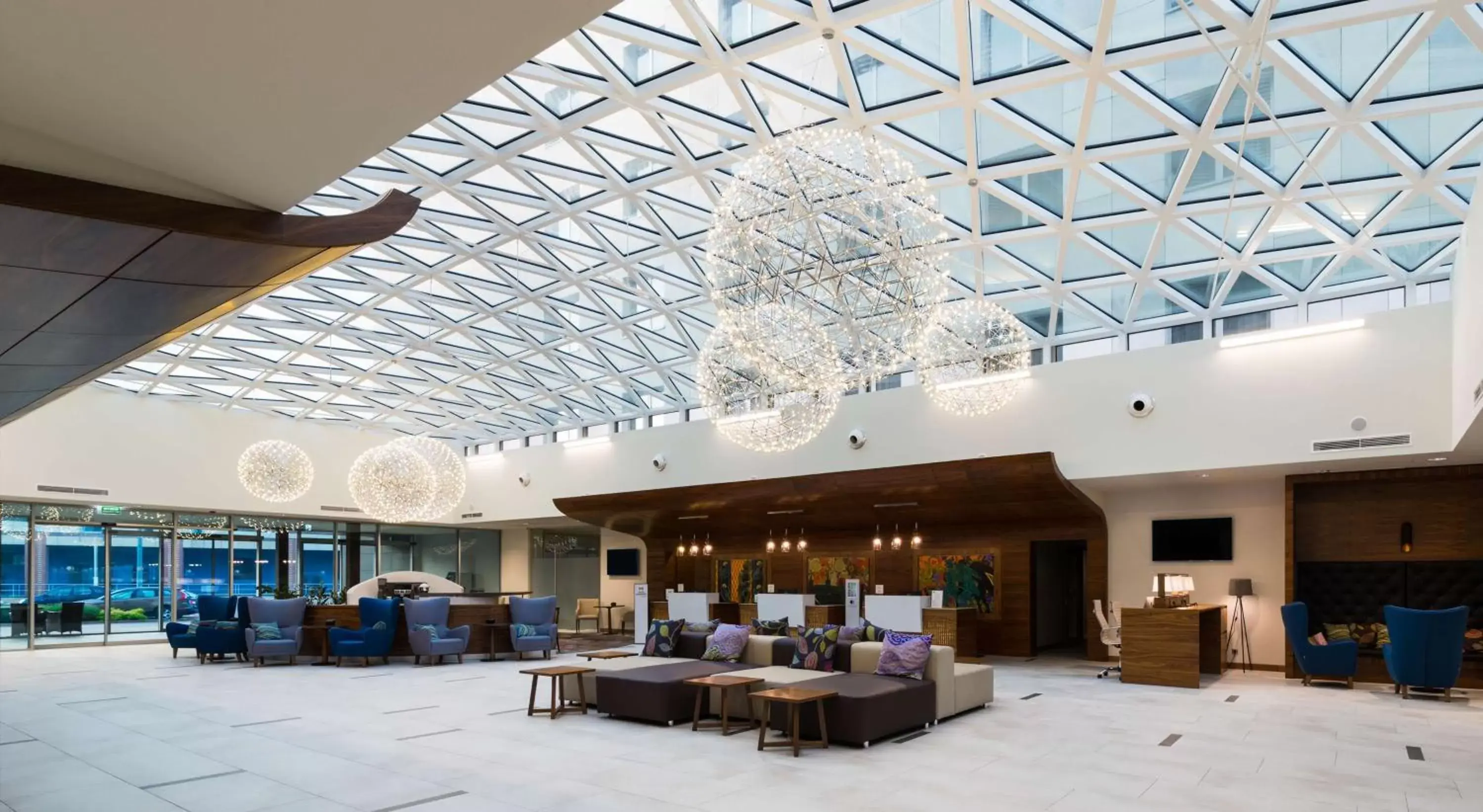Lobby or reception in DoubleTree by Hilton Krakow Hotel & Convention Center
