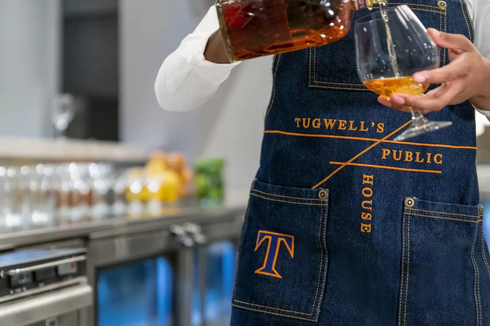 Lounge or bar in Crowne Plaza College Park - Washington DC by IHG Lounge or bar in Crowne Plaza College Park - Washington DC by IHG