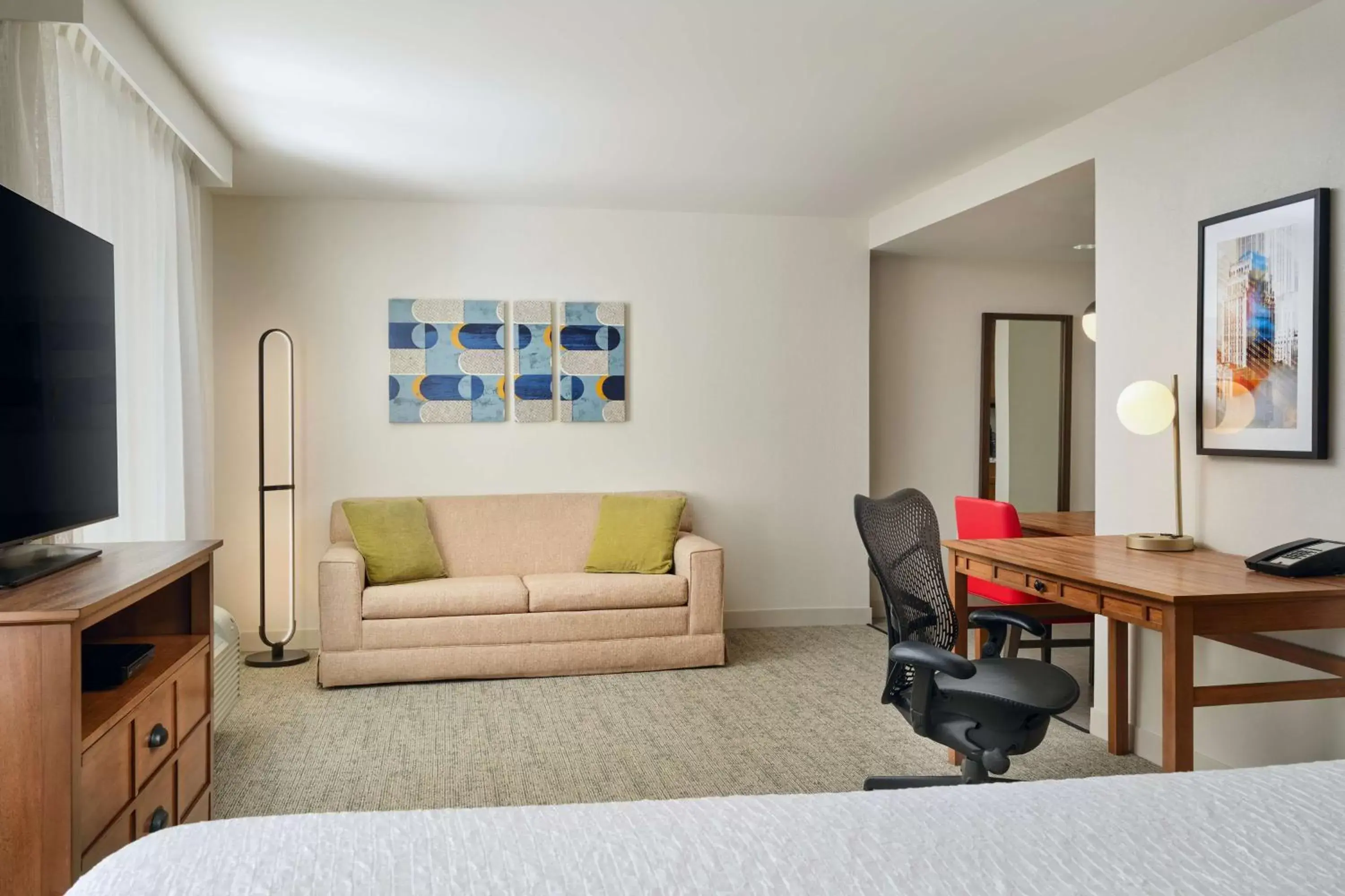 Bedroom, Seating Area in Homewood Suites Atlanta Midtown