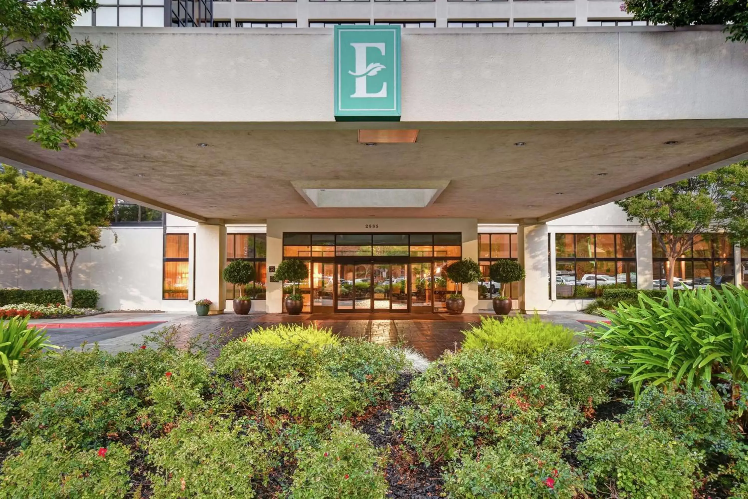 Property building in Embassy Suites by Hilton Santa Clara Silicon Valley