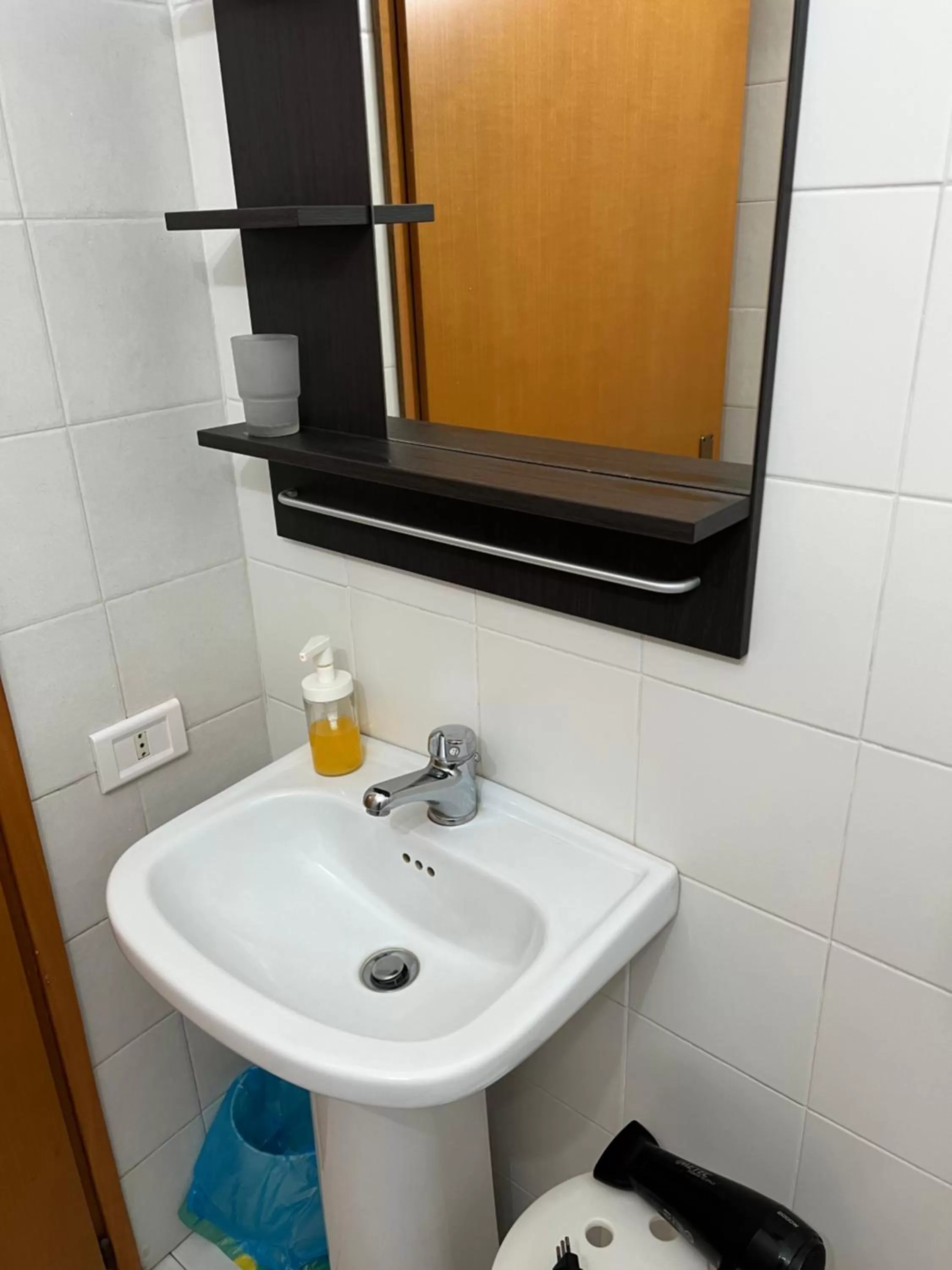 Bathroom in The Artists