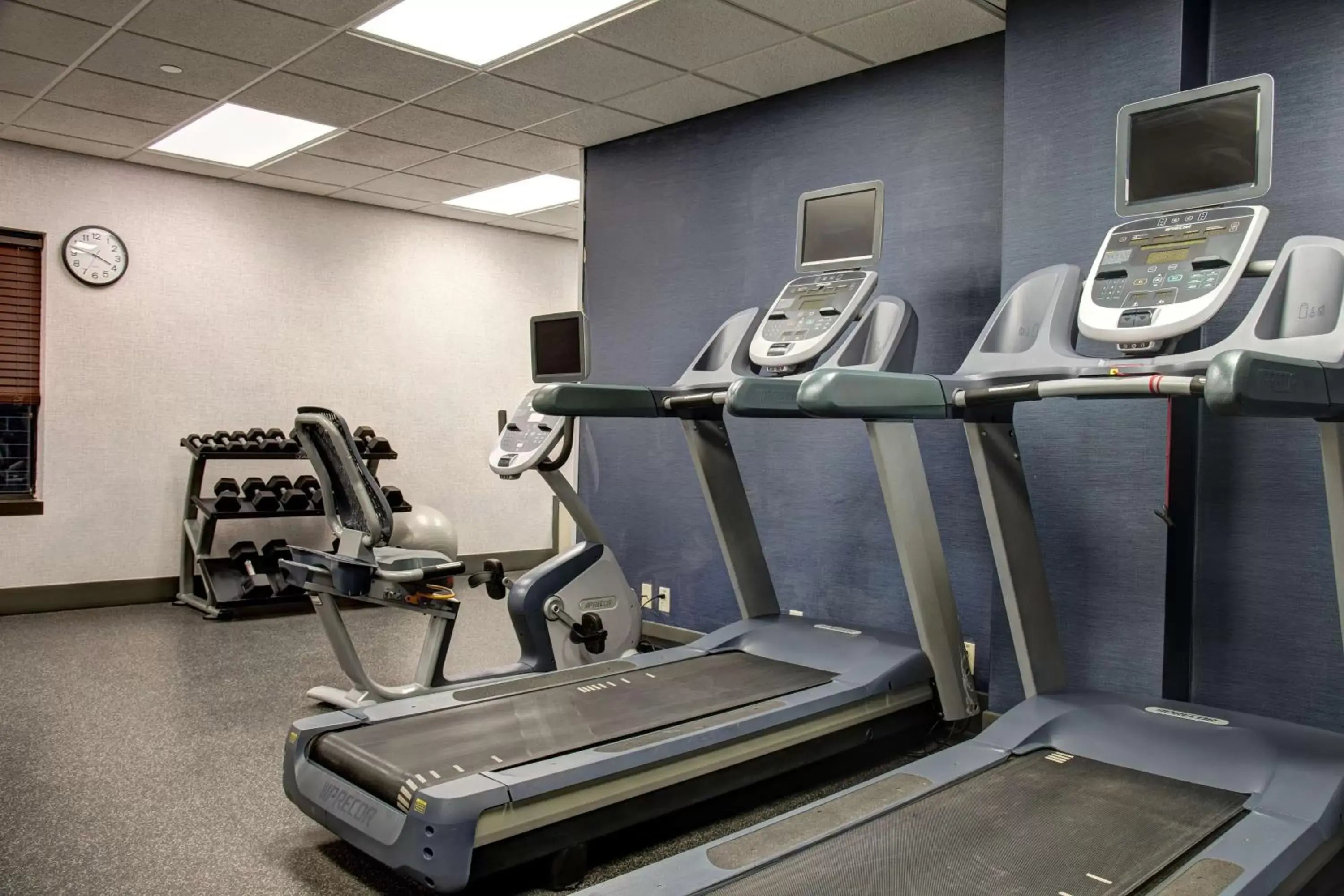 Fitness centre/facilities in Hampton Inn Rochester Fitness centre/facilities in Hampton Inn Rochester