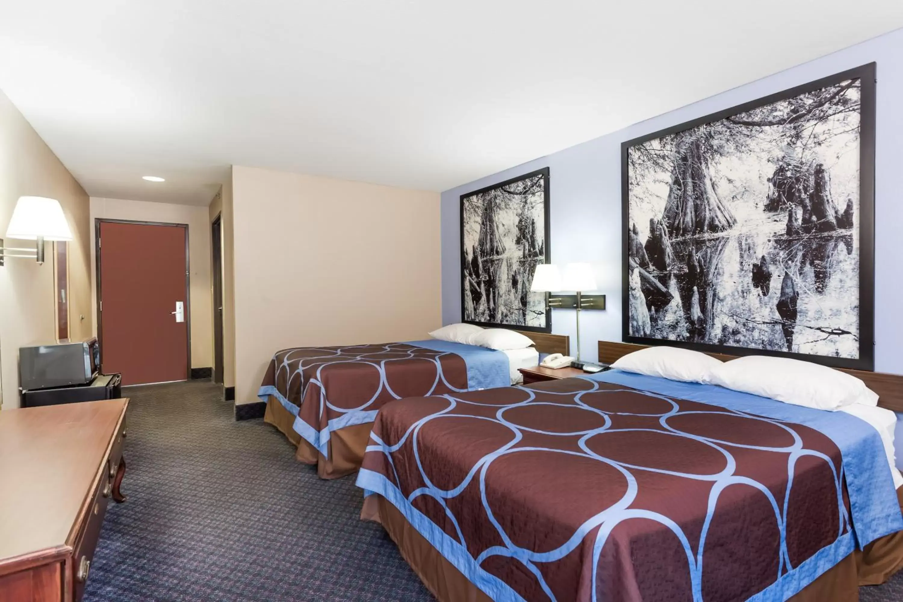 Bed in Super 8 by Wyndham Indianola