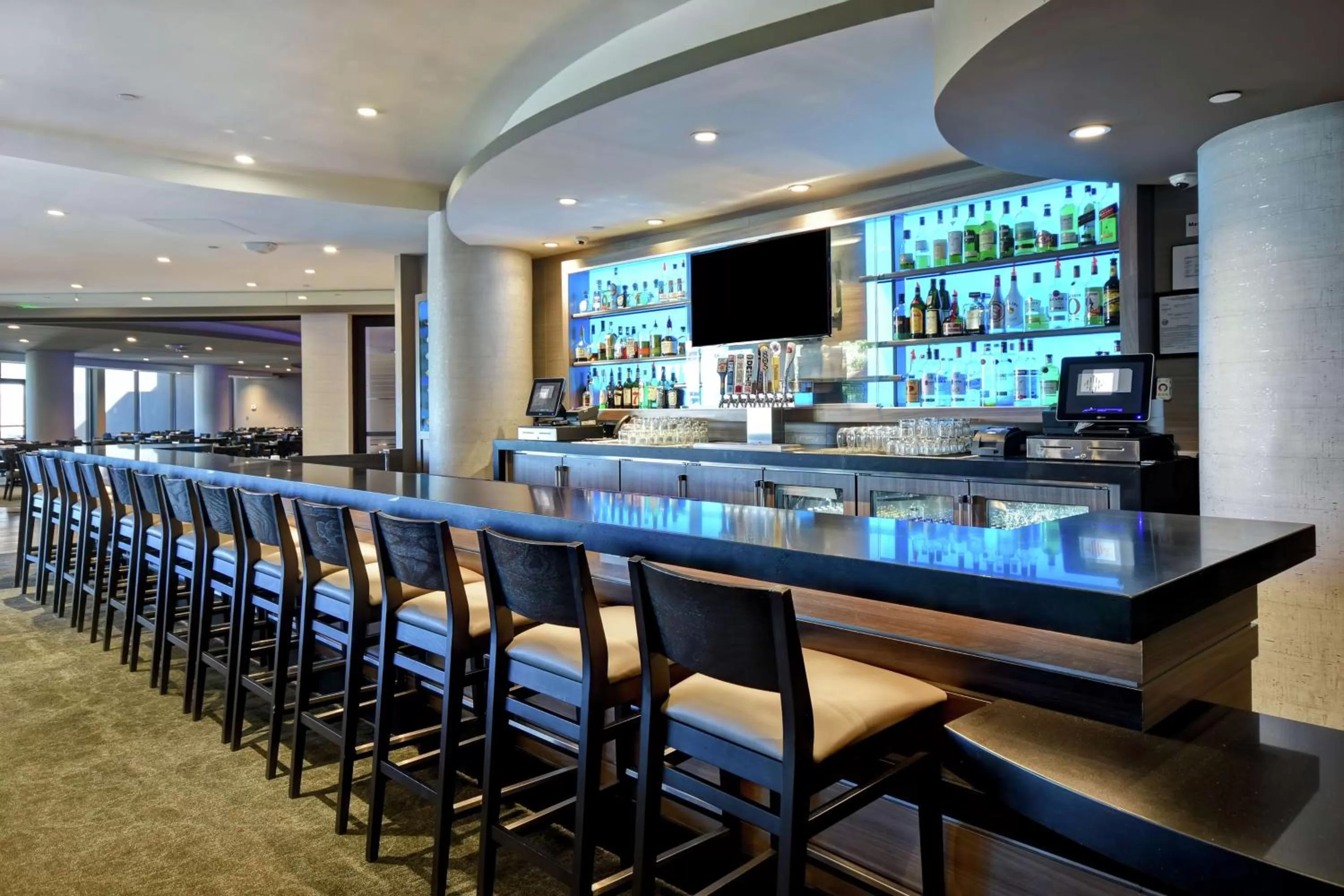 Lounge or bar in DoubleTree by Hilton Pleasanton at The Club