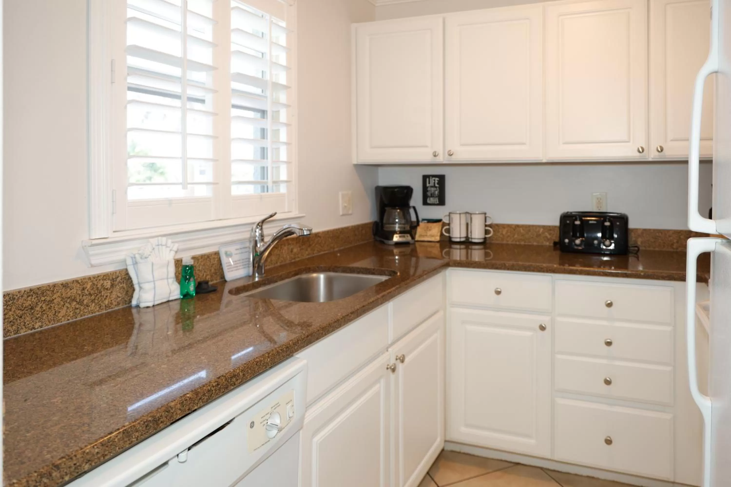 kitchen in Barefoot Beach Resort