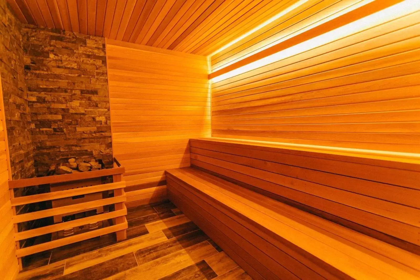 Sauna in Basecamp Lodge Canmore