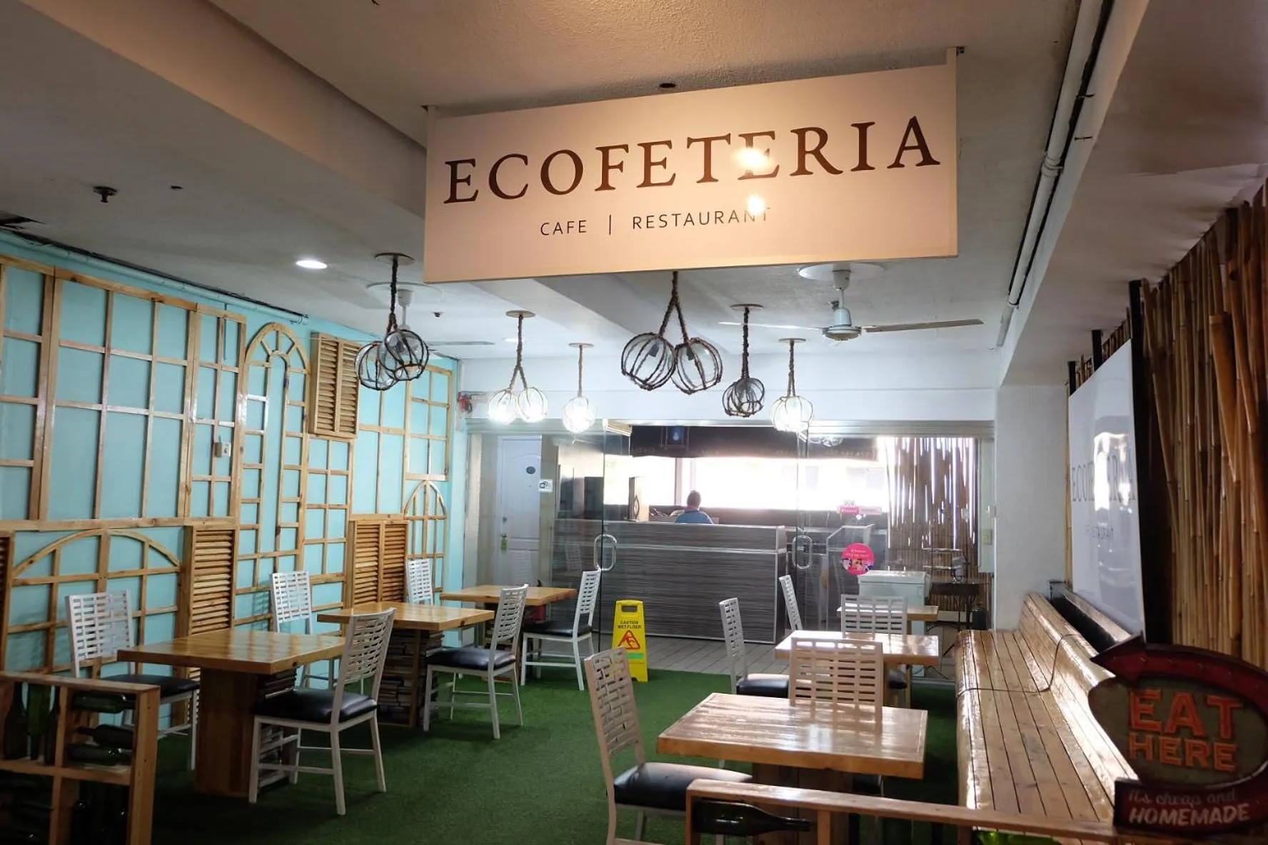 Restaurant/places to eat in Spaces Hotel Makati