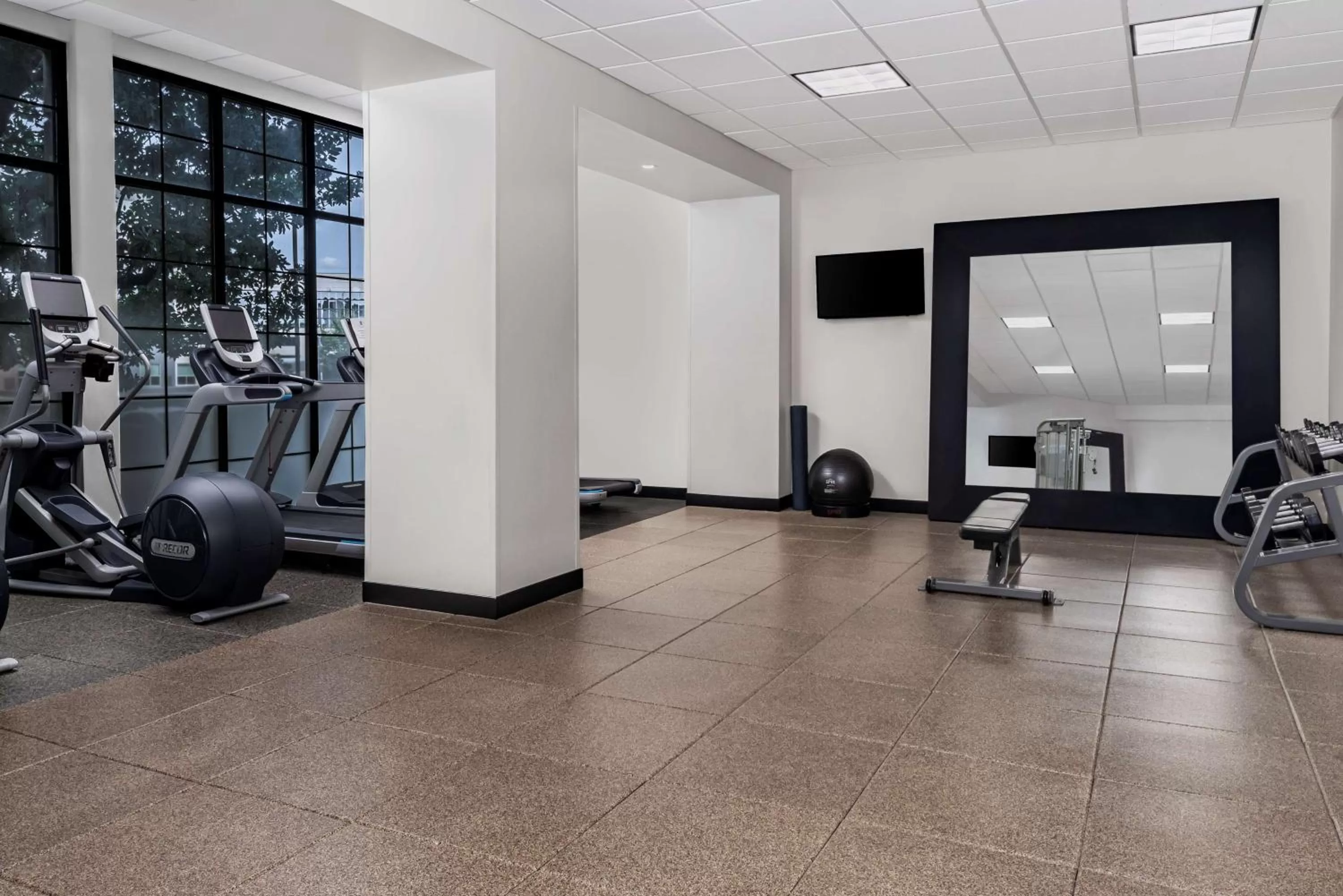 Fitness centre/facilities in Embassy Suites by Hilton Nashville Airport