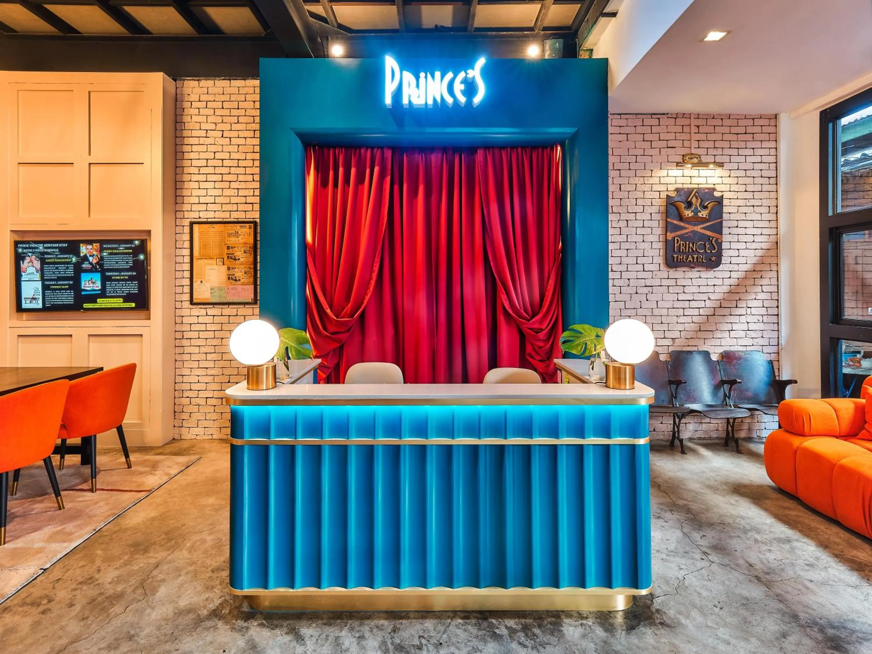 Lobby or reception in Prince Theatre Heritage Stay Hostel - Silom