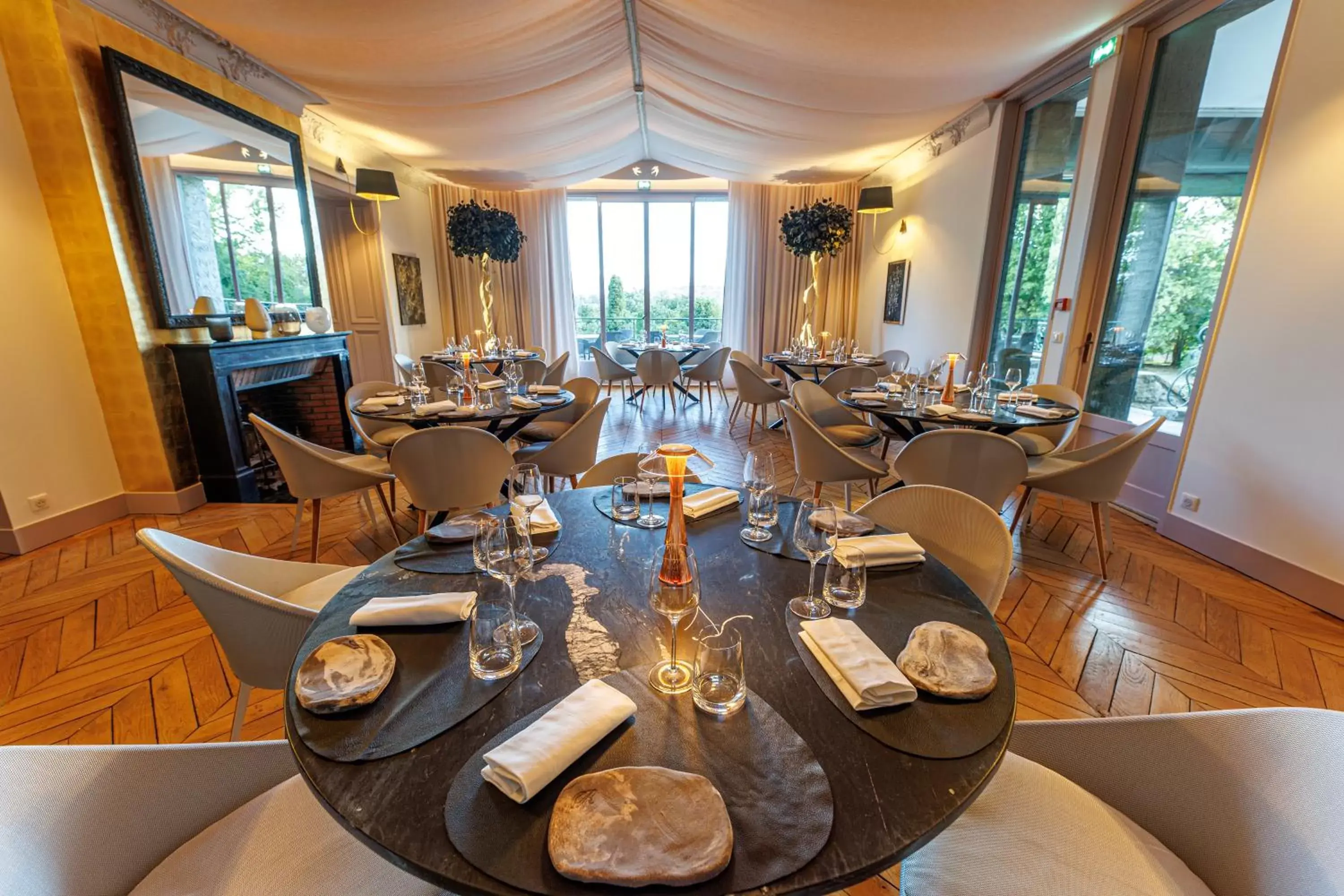 Restaurant/Places to Eat in Hôtel Villa Navarre - Les Collectionneurs