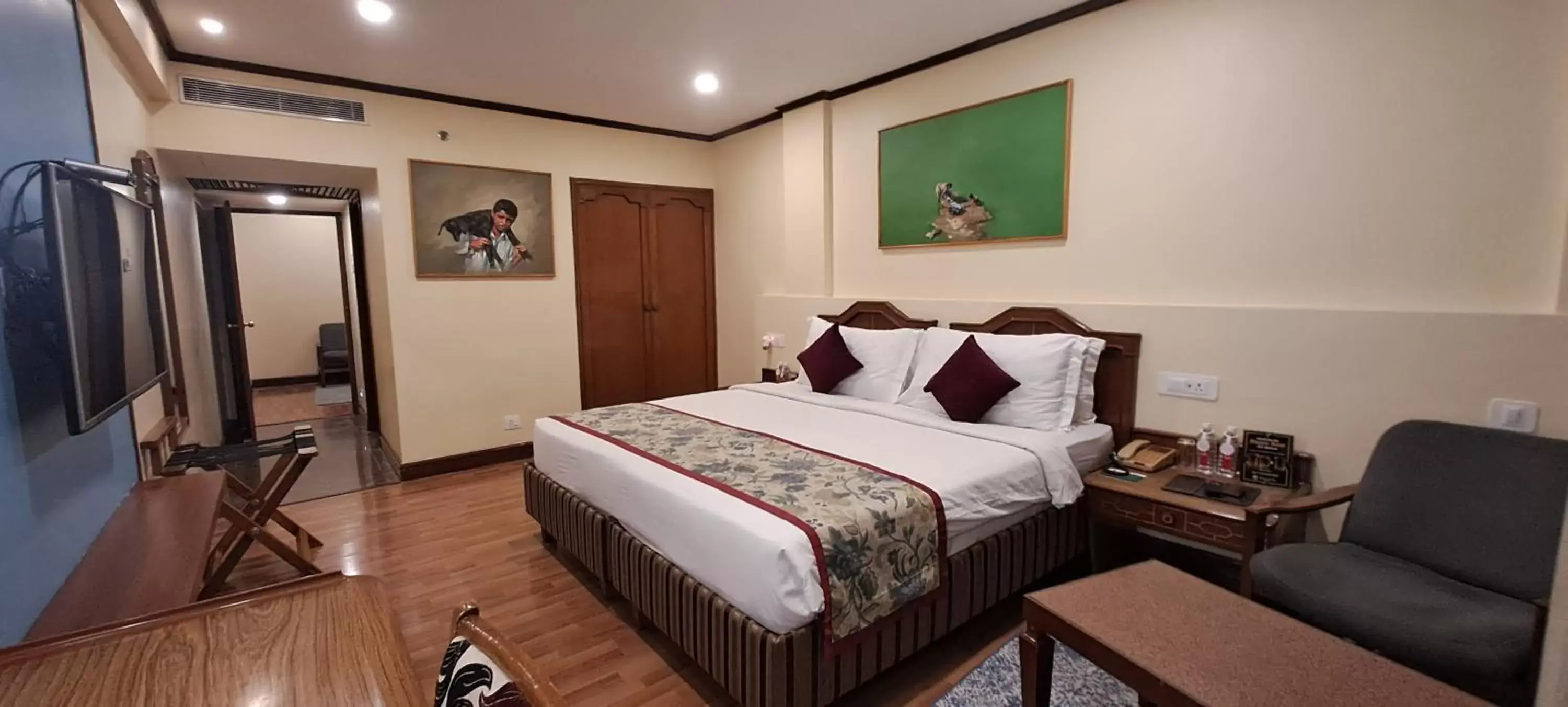 Bedroom, Bed in Ambassador Pallava