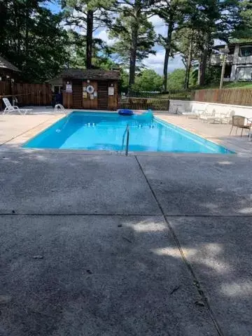 Pool view, Swimming Pool in Eureka Springs Heritage Motel