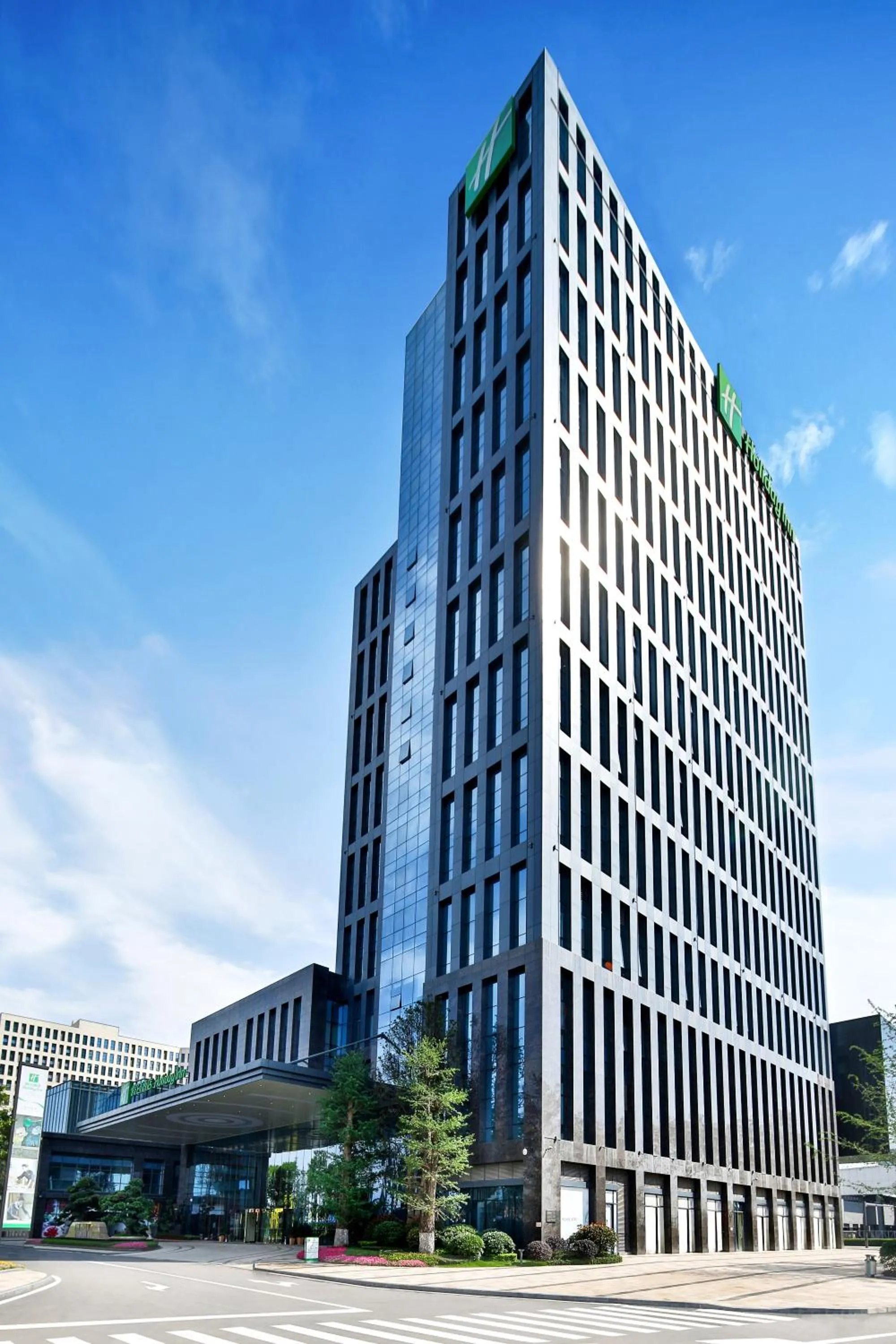 Property building in Holiday Inn Chengdu Qinhuang by IHG