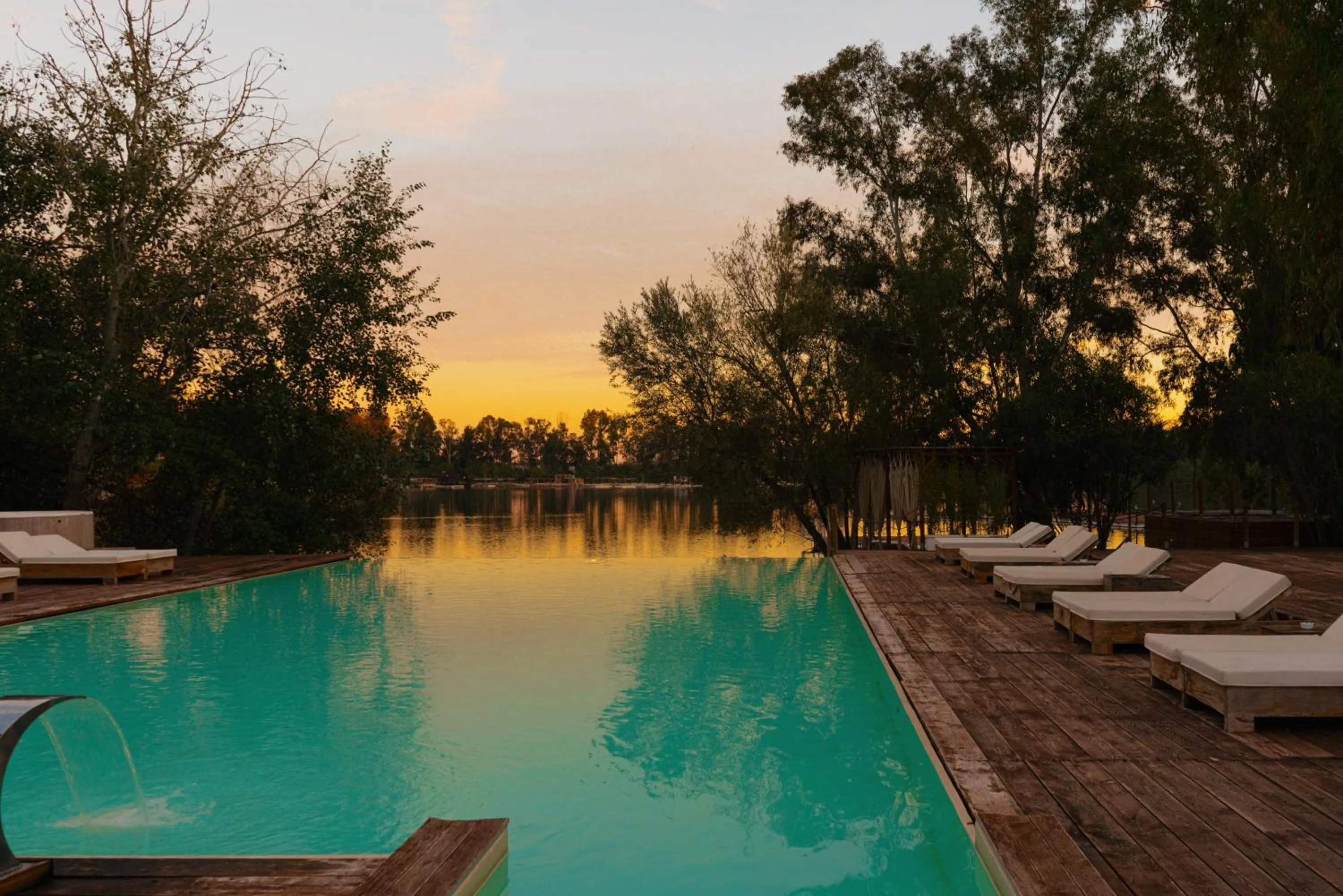 Swimming pool in Plana Resort & SPA