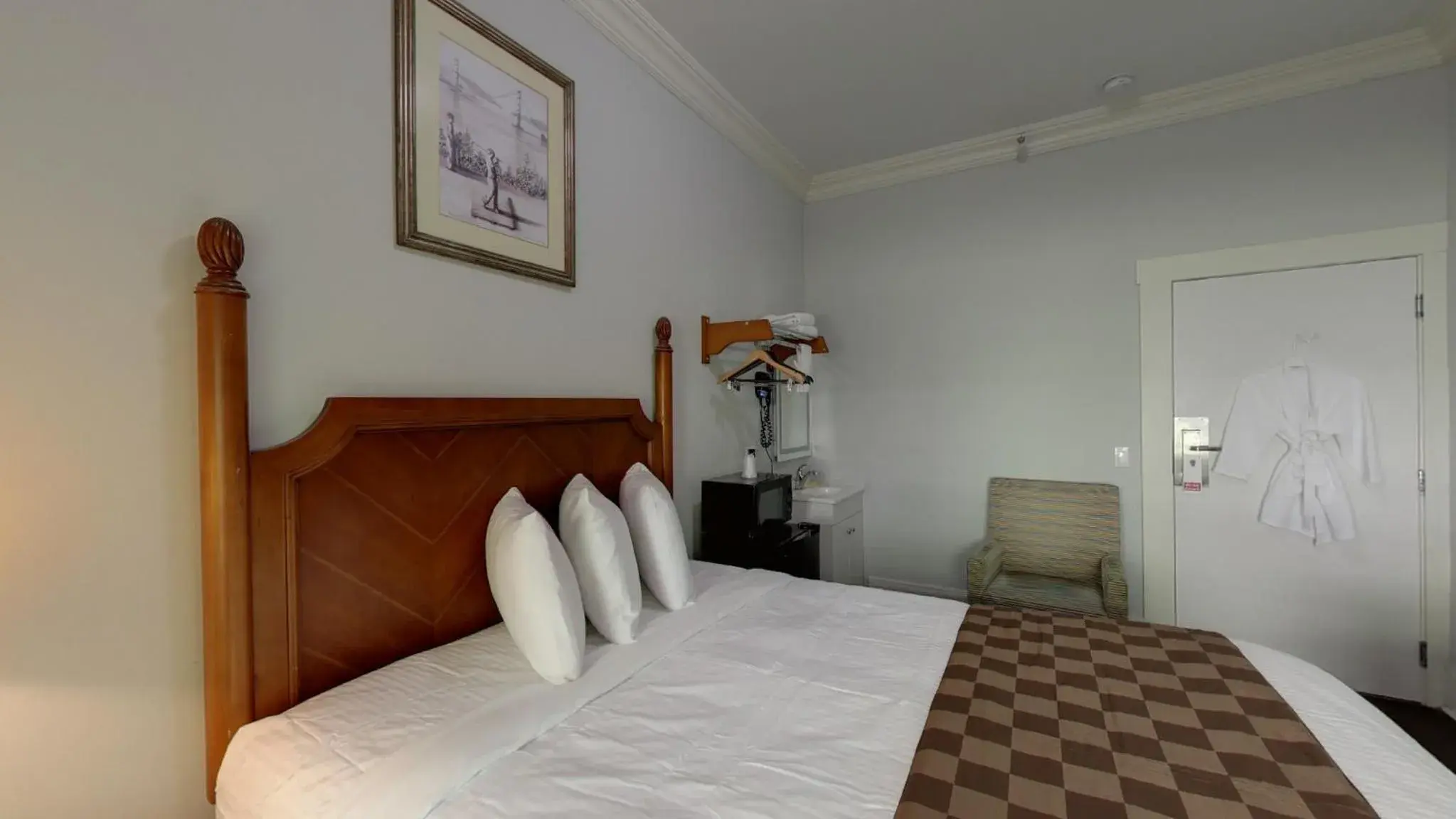 Bed in Warfield Hotel