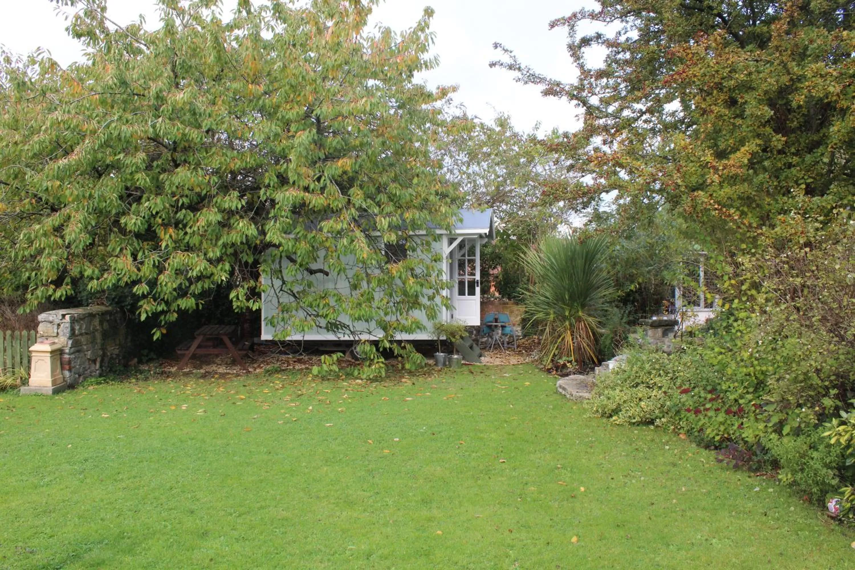 Garden in Little England Retreats - Cottage, Yurt and Shepherd Huts