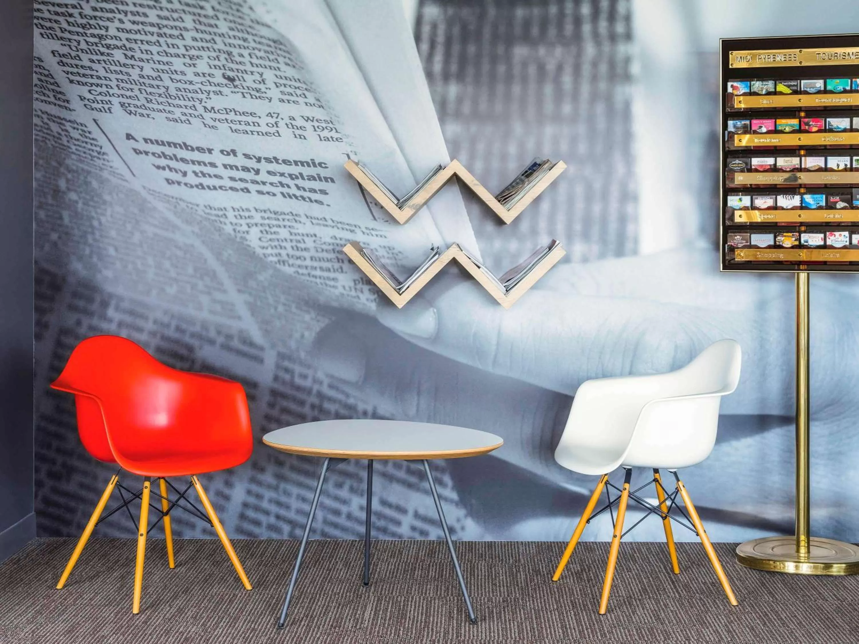 Lounge or bar in ibis Tarbes Odos