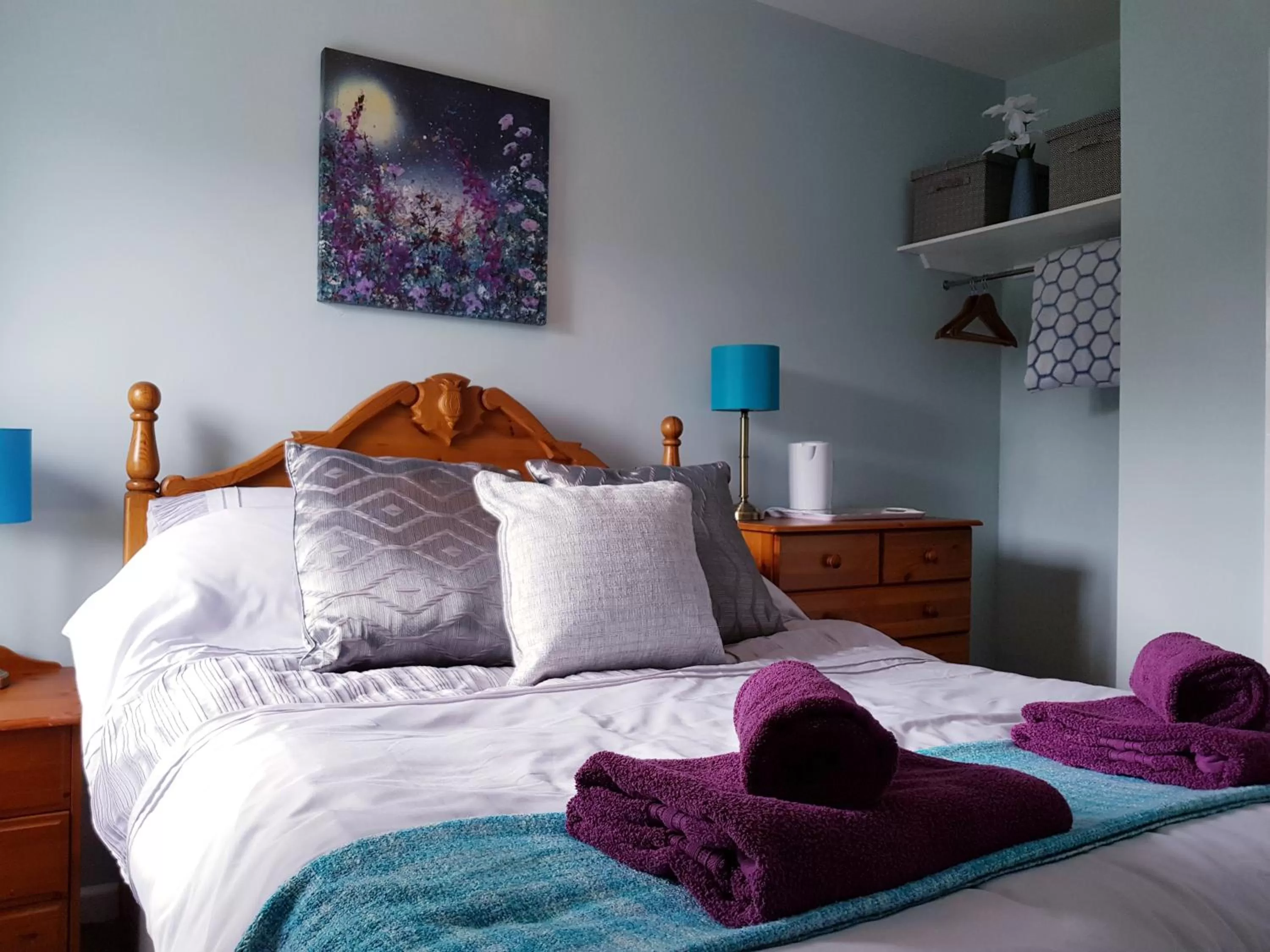 Bed in Wheatsheaf Inn