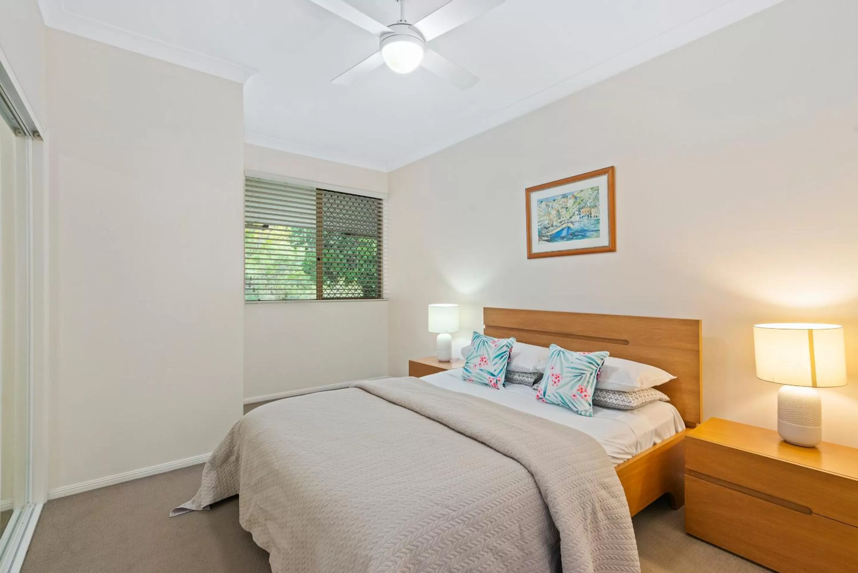 Bedroom, Bed in Little Cove Currumbin