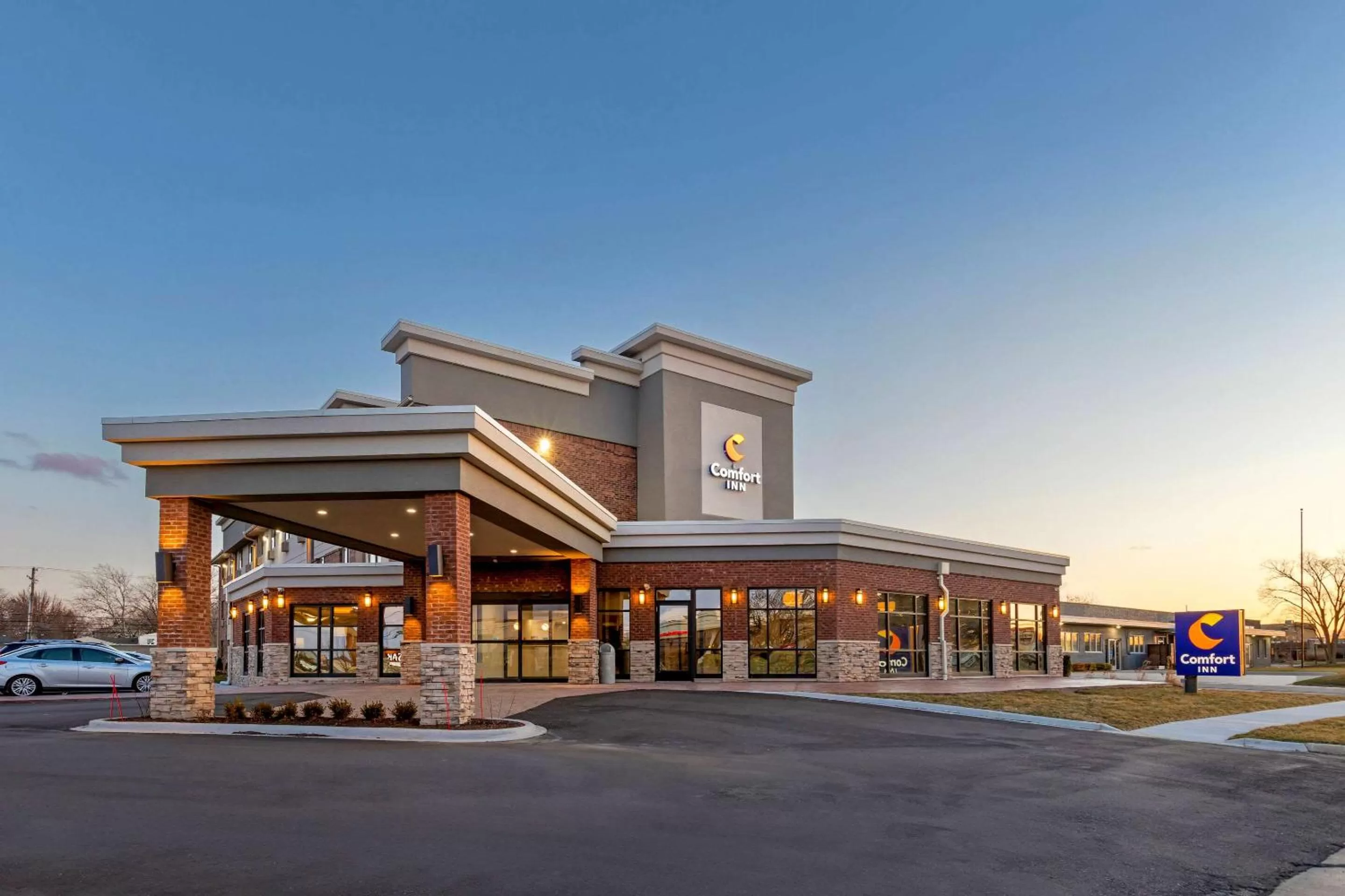 Property building in Comfort Inn Detroit - Troy