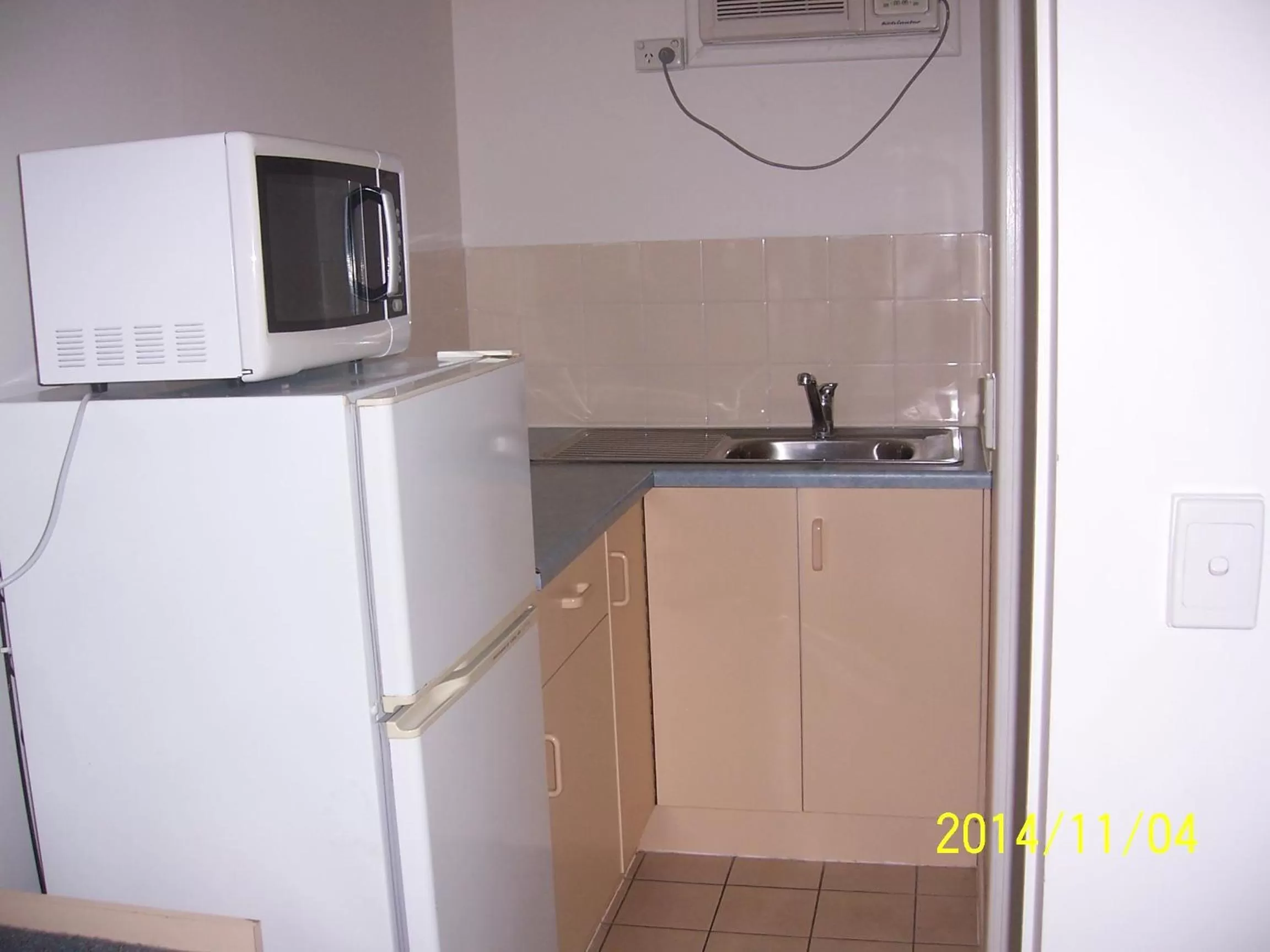 Kitchen or kitchenette in Aspley Motor Inn
