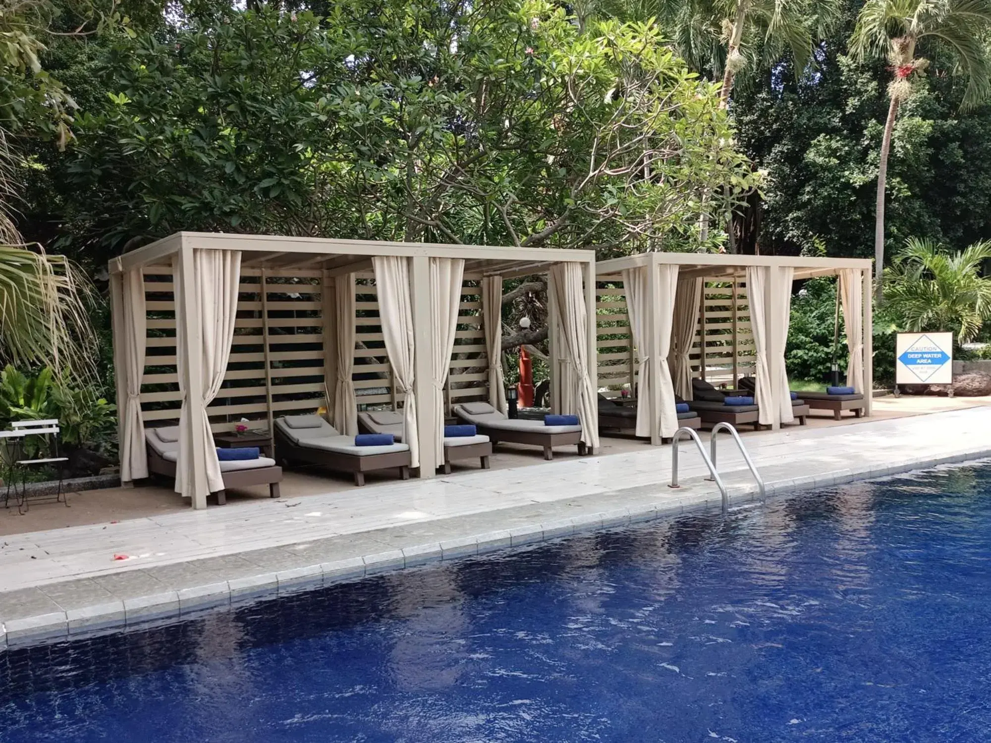 Swimming Pool in Let's Hyde Pattaya Resort & Villas - Pool Cabanas