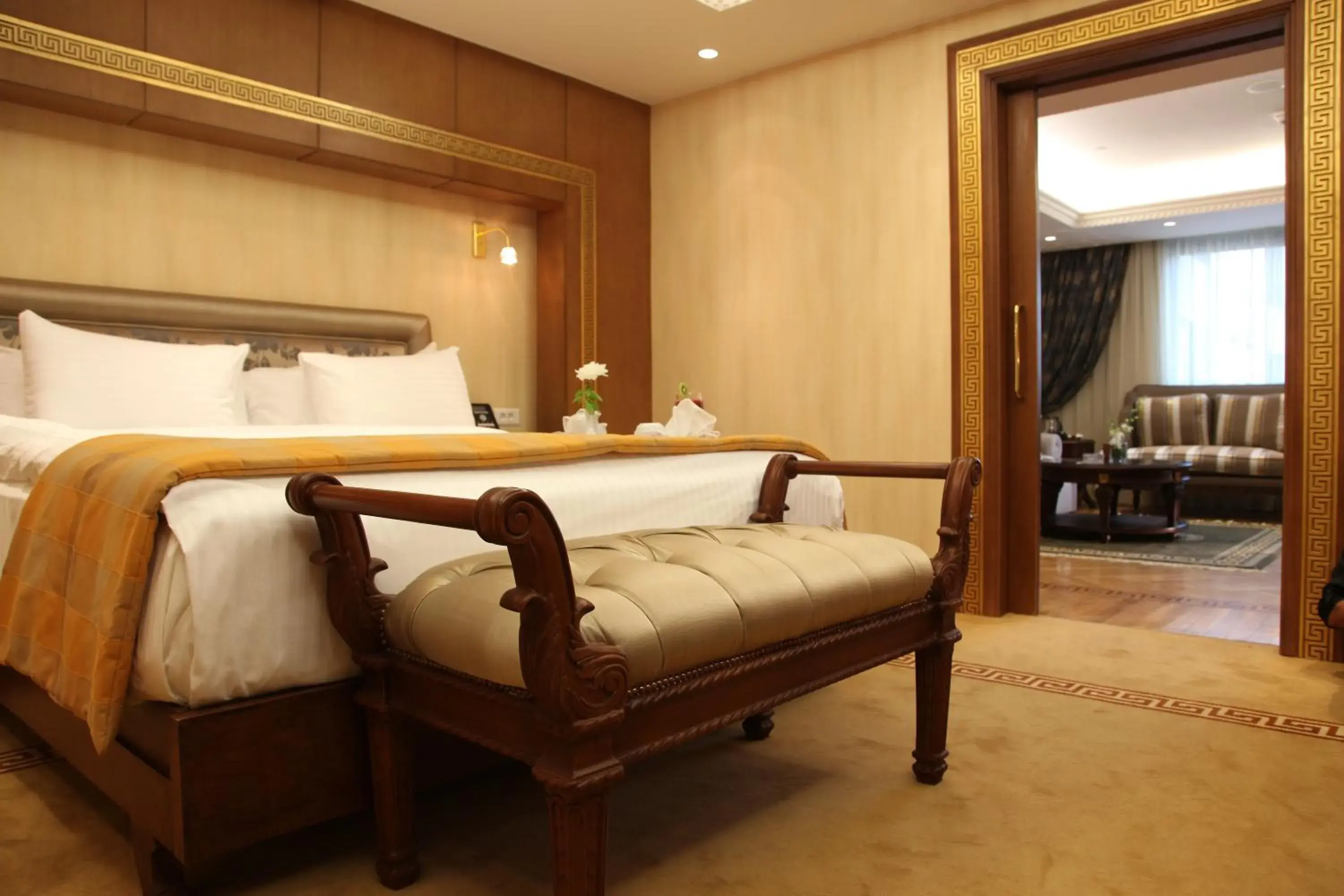 Bedroom, Bed in Helnan Landmark Hotel