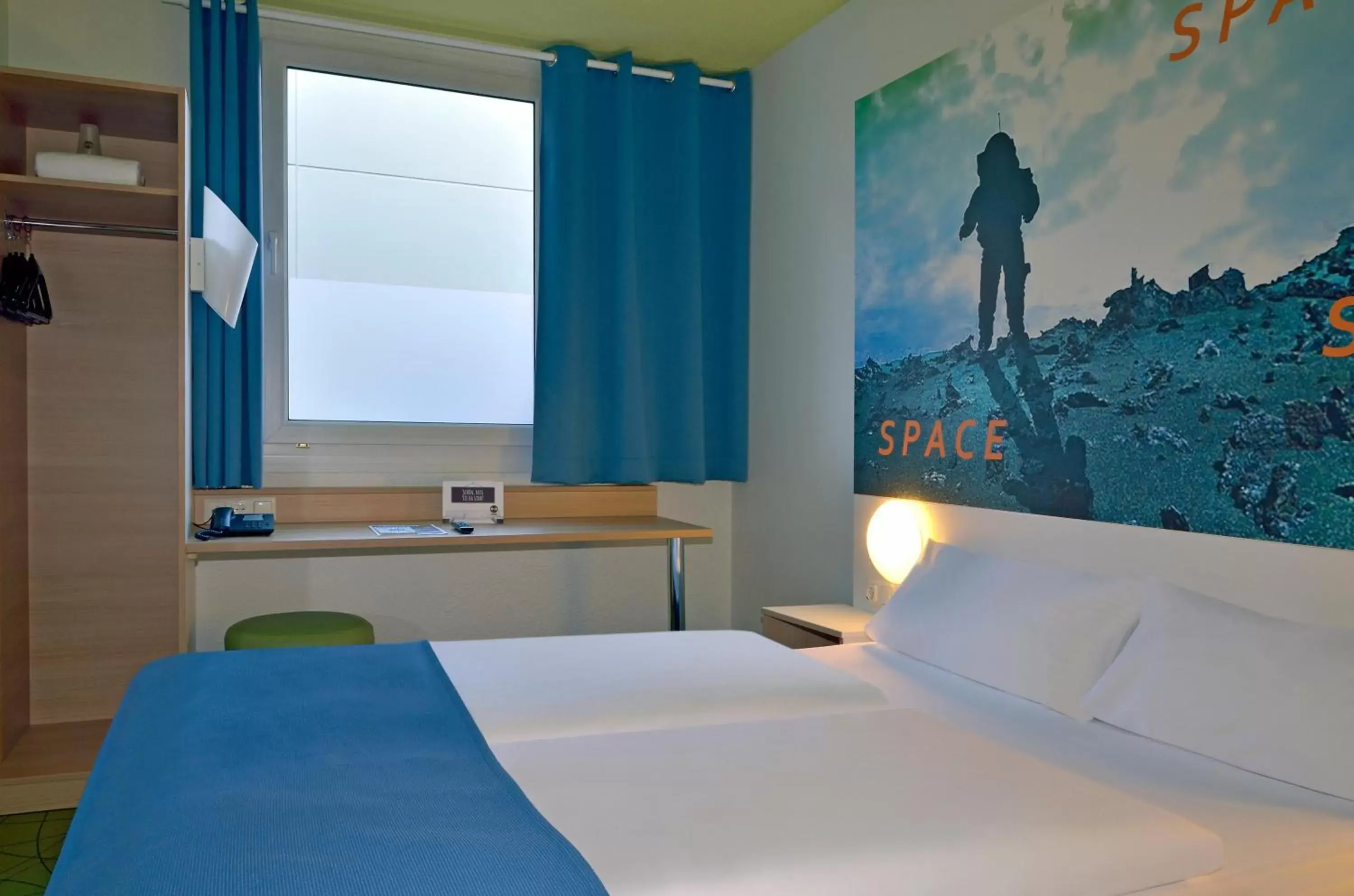 Photo of the whole room, Bed in B&B Hotel Köln-Airport